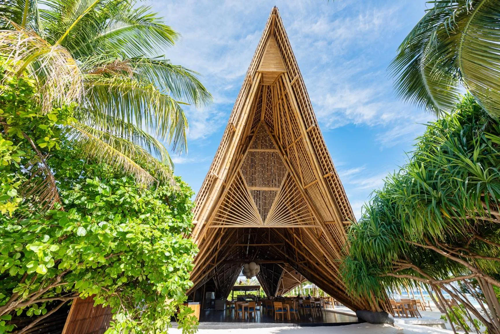 Restaurant/places to eat in Kuredhivaru Resort and Spa - Maldives