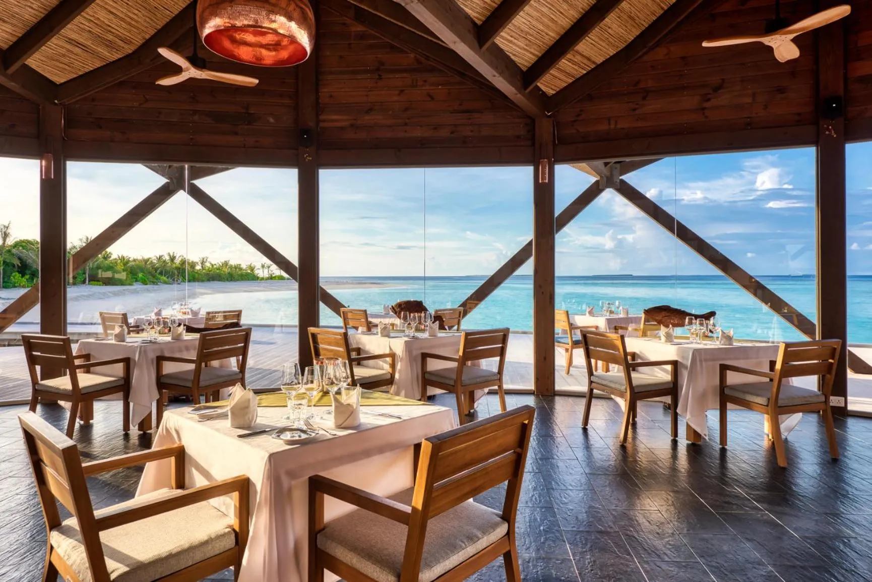 Restaurant/places to eat in Kuredhivaru Resort and Spa - Maldives