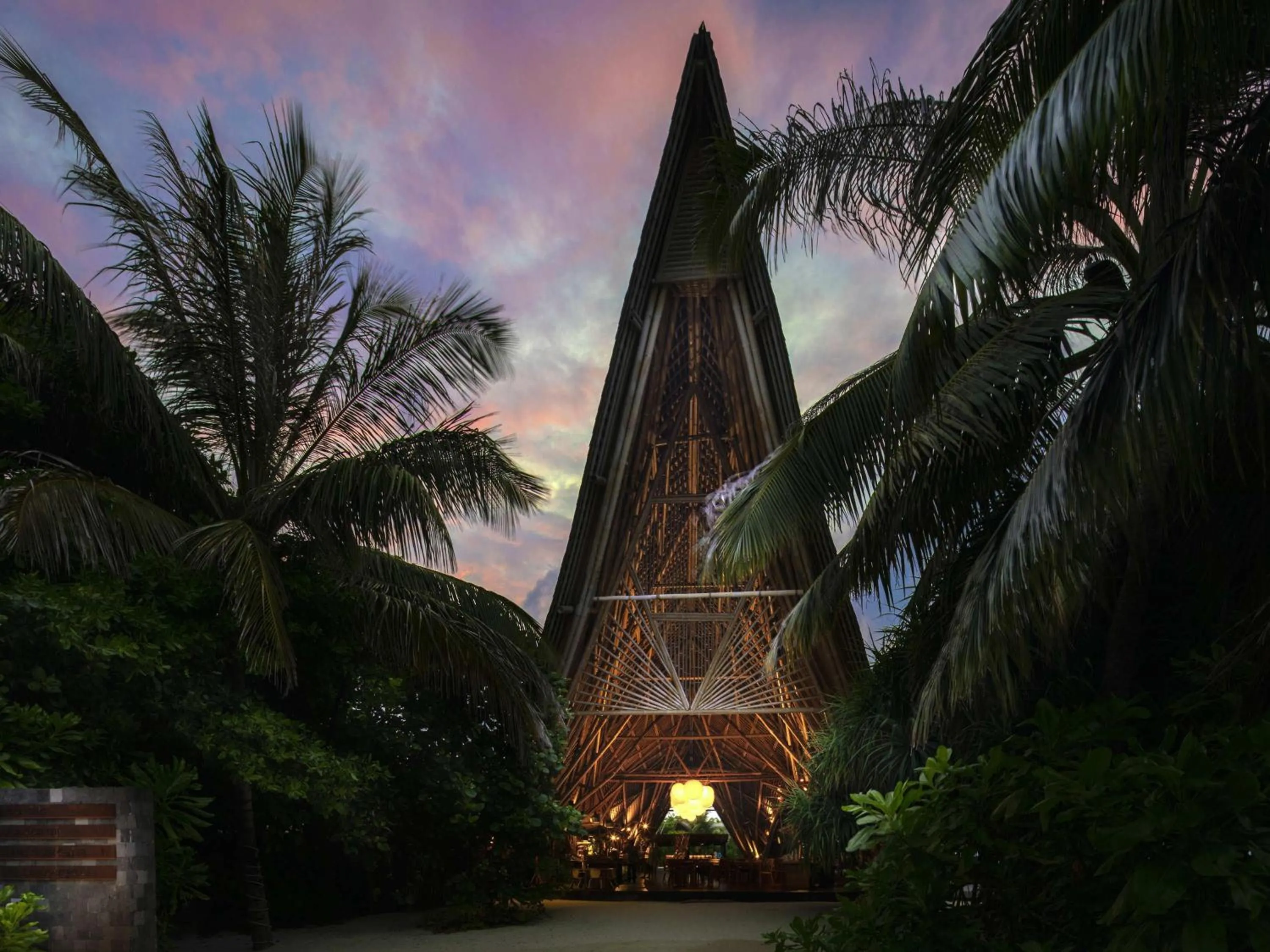 Restaurant/places to eat in Kuredhivaru Resort and Spa - Maldives