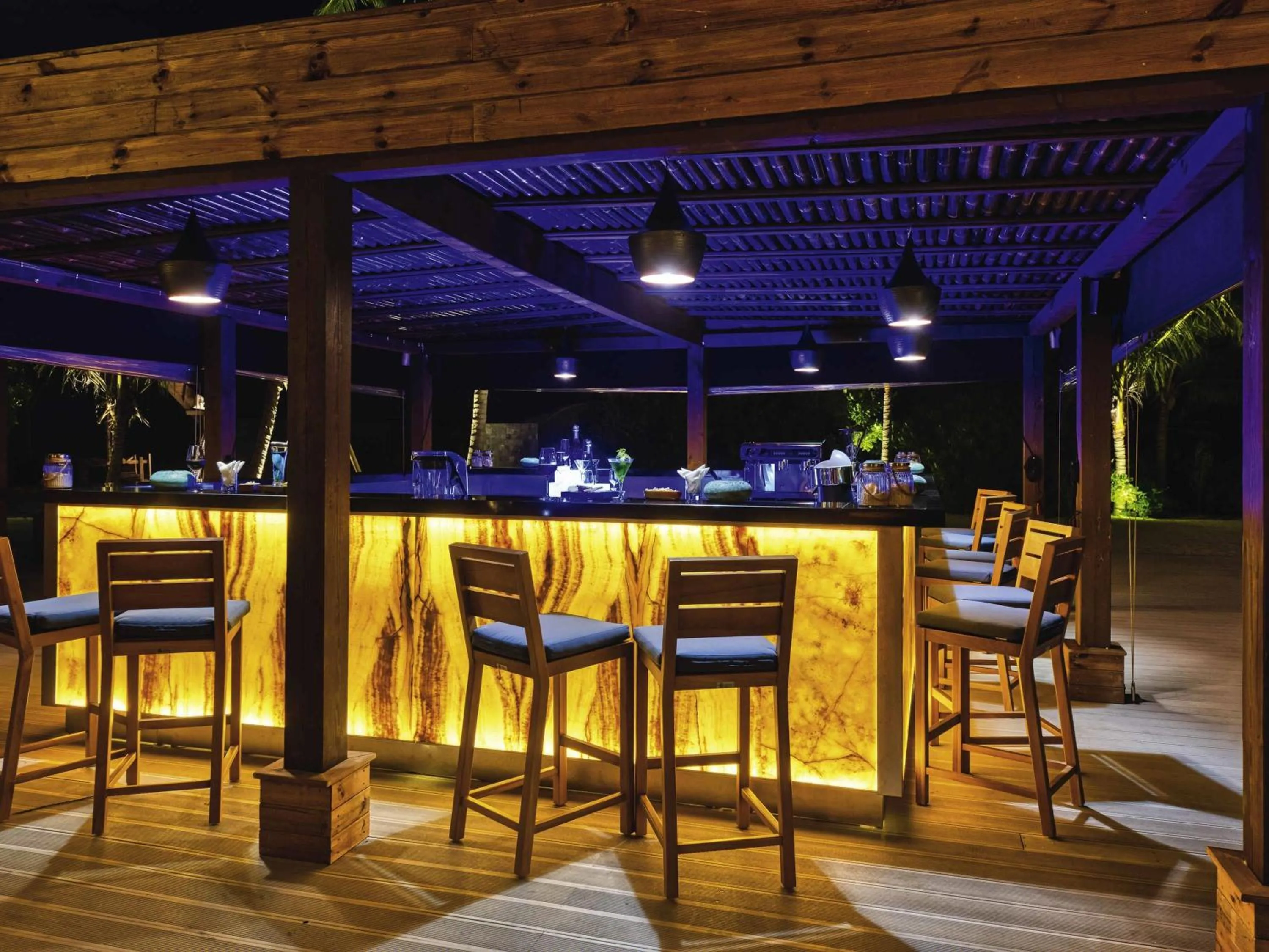 Restaurant/places to eat in Kuredhivaru Resort and Spa - Maldives