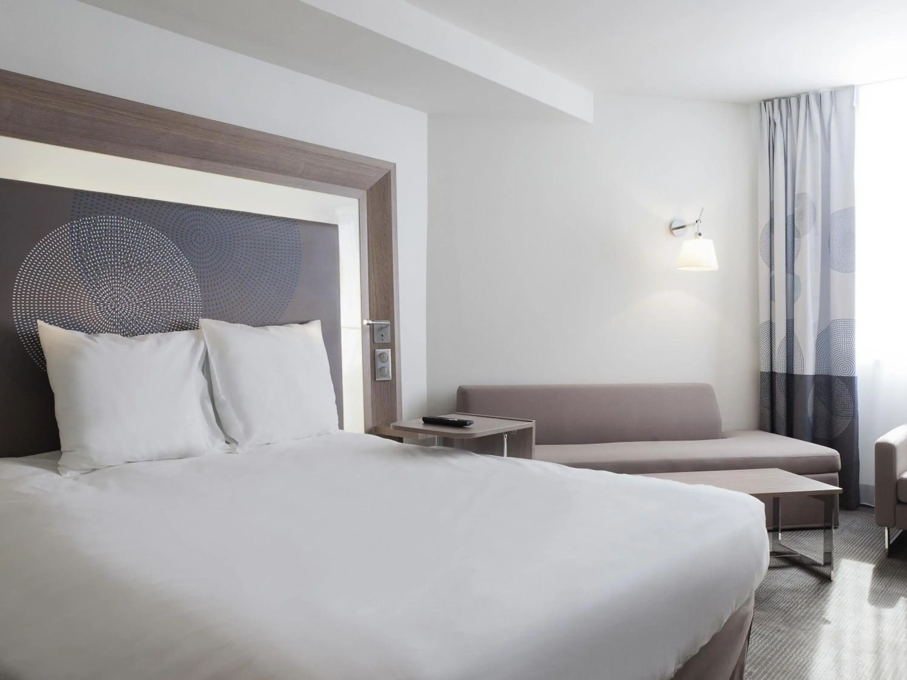 Executive Room with Queen Bed and Double Sofa Bed in Novotel Toulouse Centre Wilson Executive Room with Queen Bed and Double Sofa Bed in Novotel Toulouse Centre Wilson