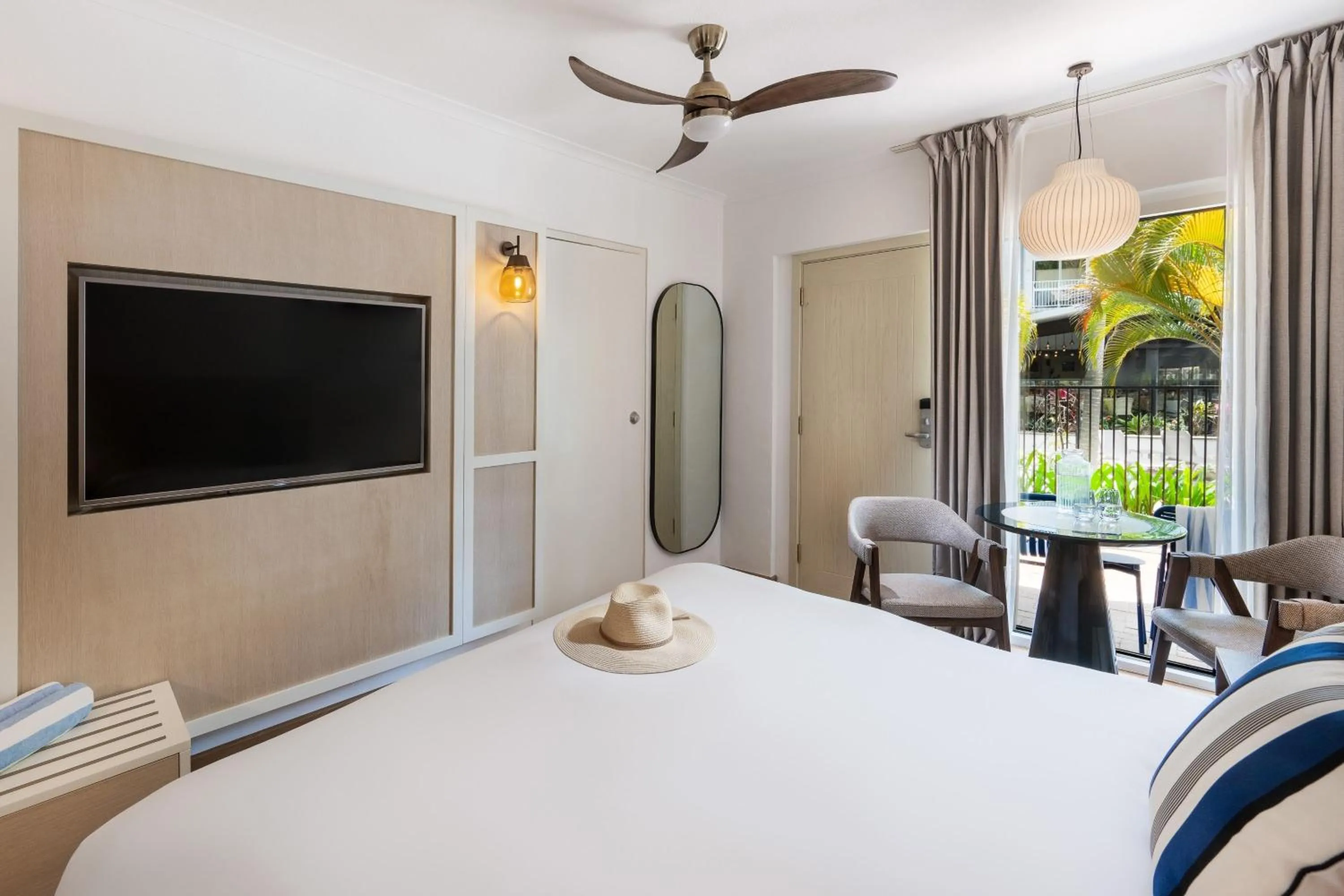 Bed in Mantra Club Croc