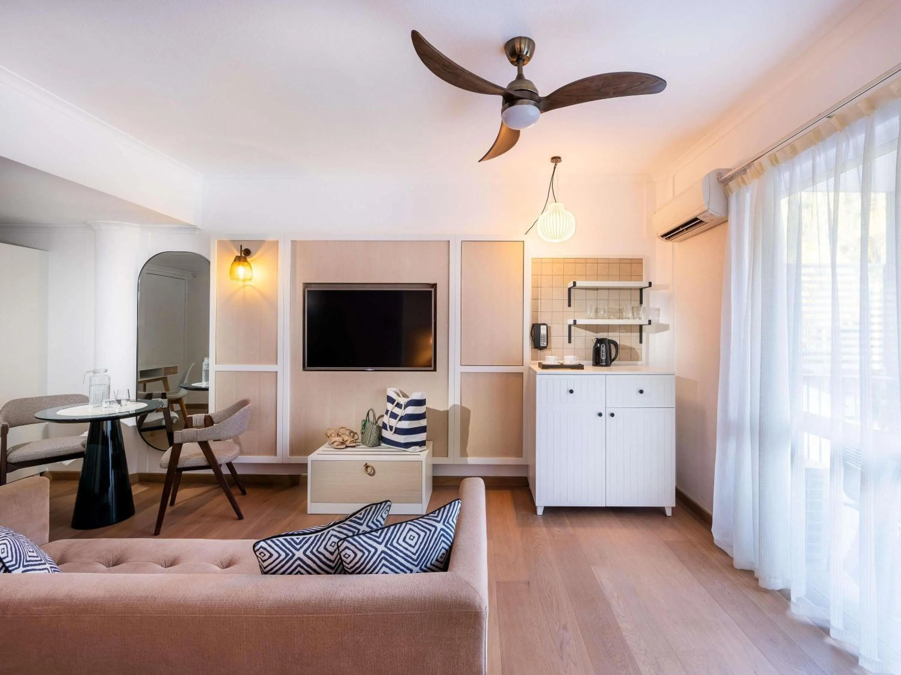 Bedroom in Mantra Club Croc