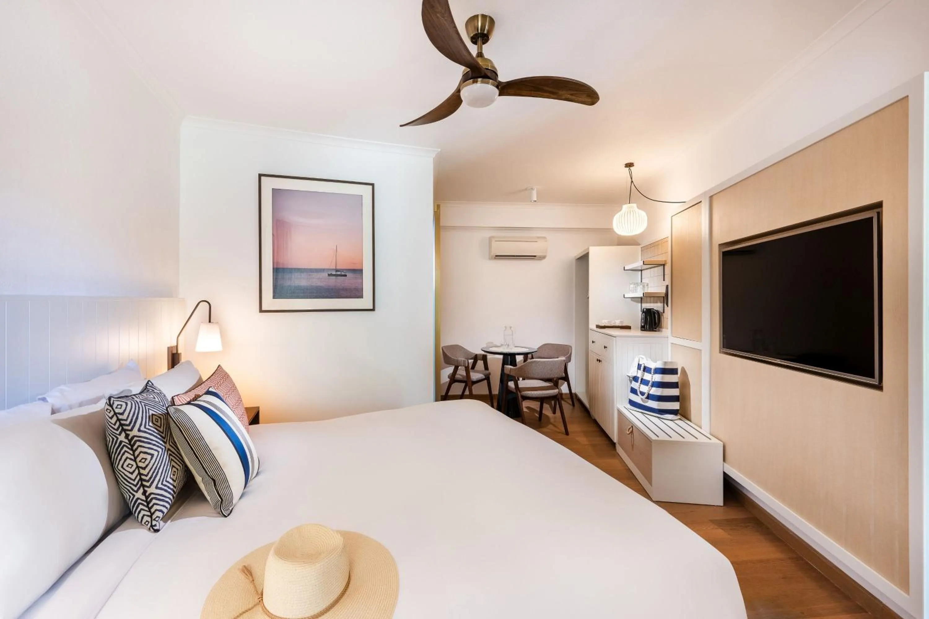 Bedroom, Bed in Mantra Club Croc