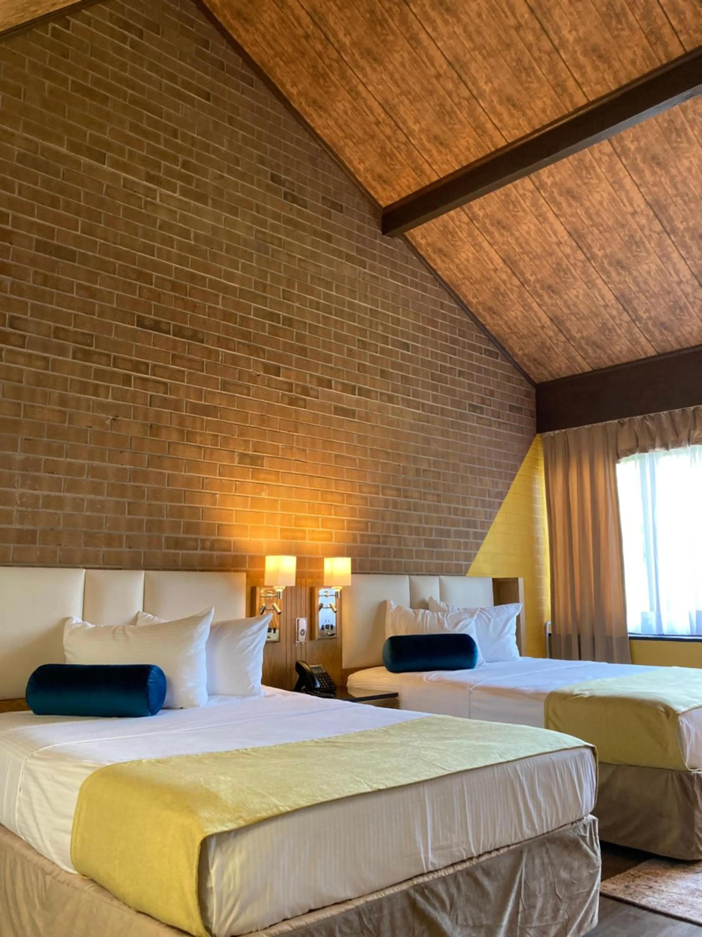 Bedroom, Bed in Split Rock Resort