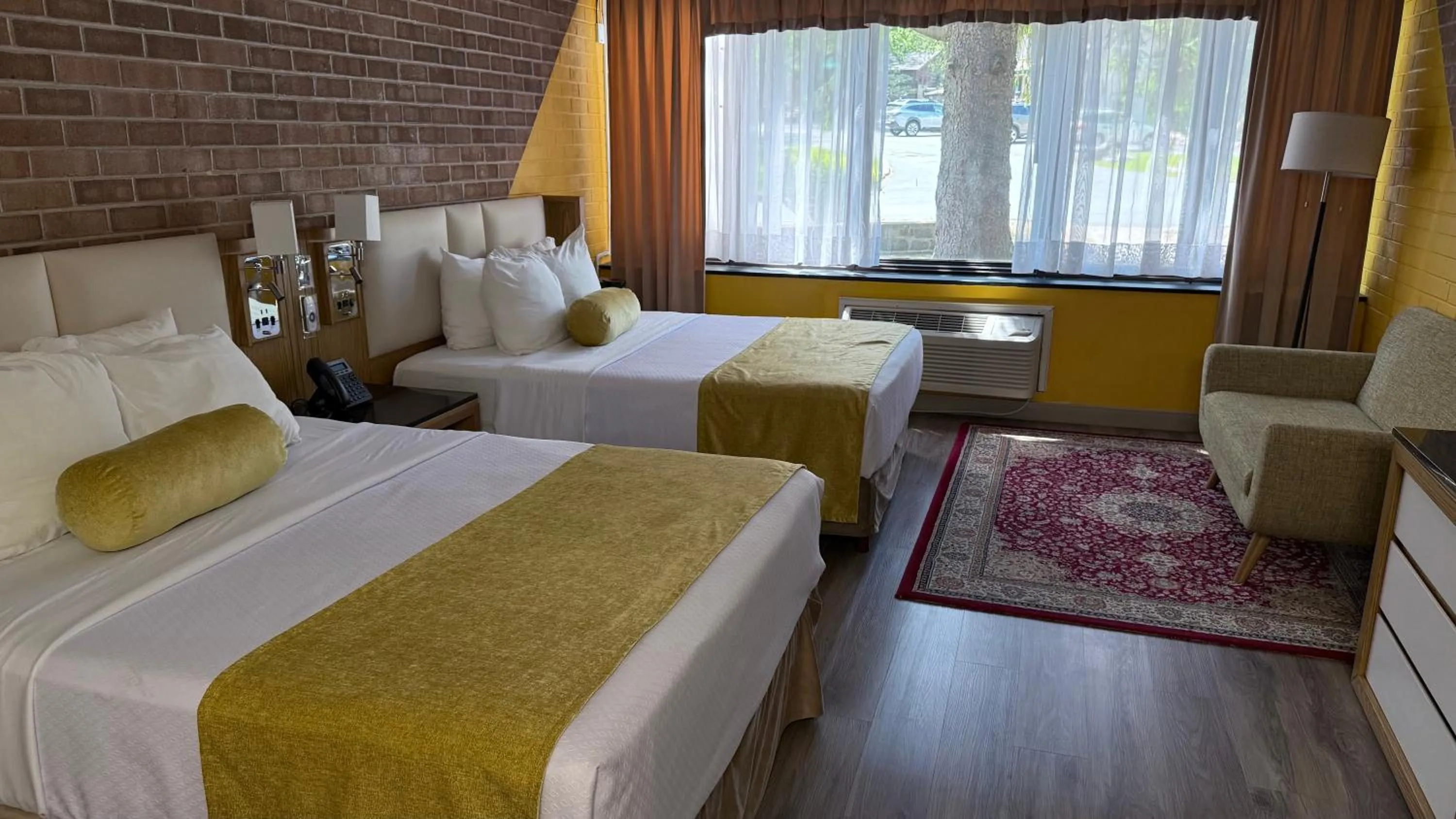 Bedroom, Bed in Split Rock Resort