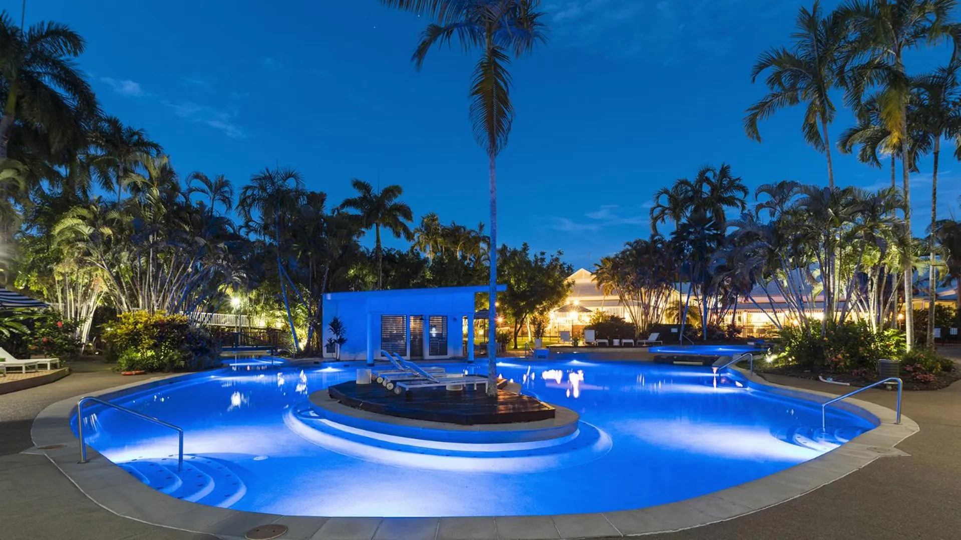 Swimming pool in Oaks Port Douglas Resort
