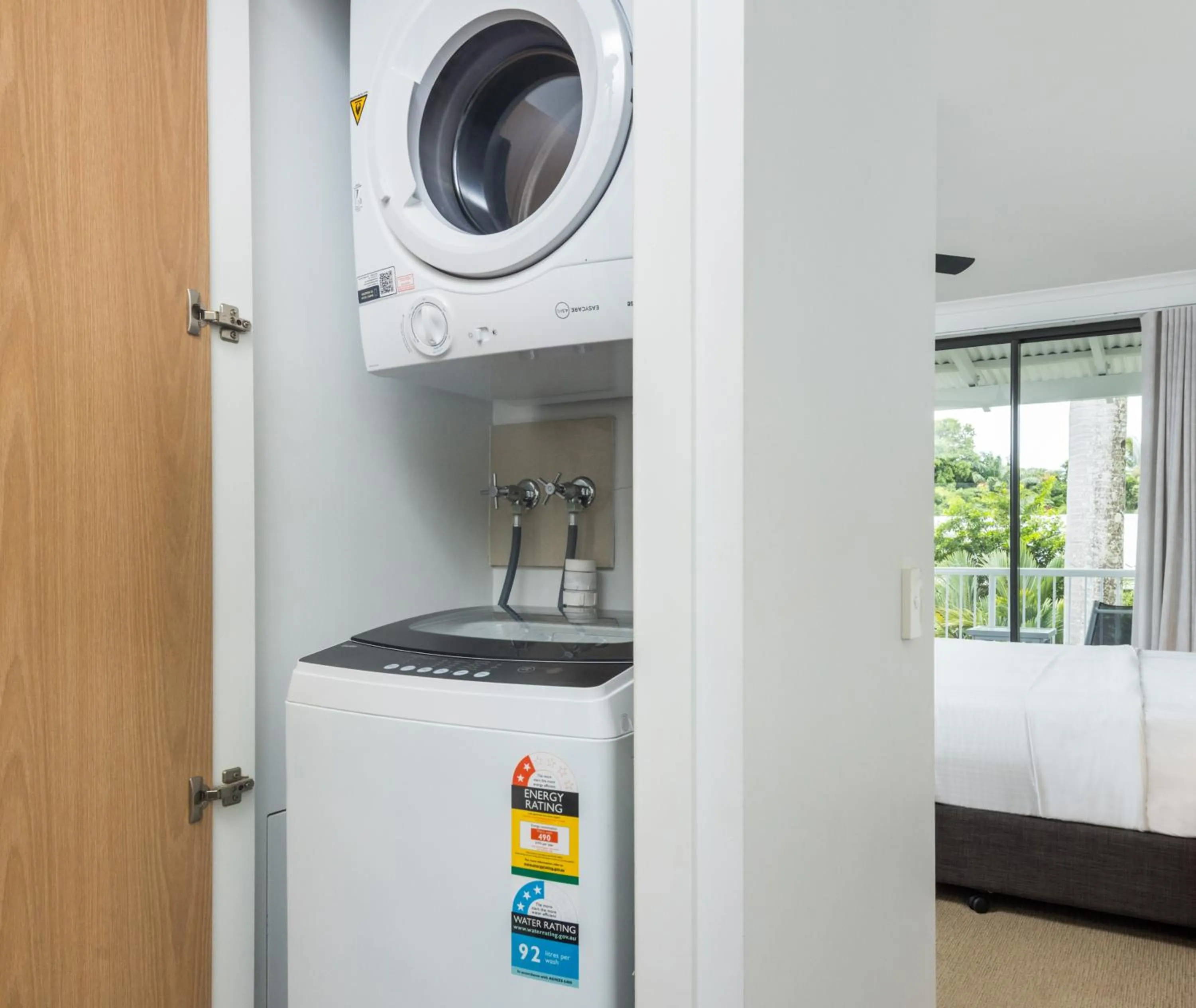 laundry, Bed in Oaks Port Douglas Resort