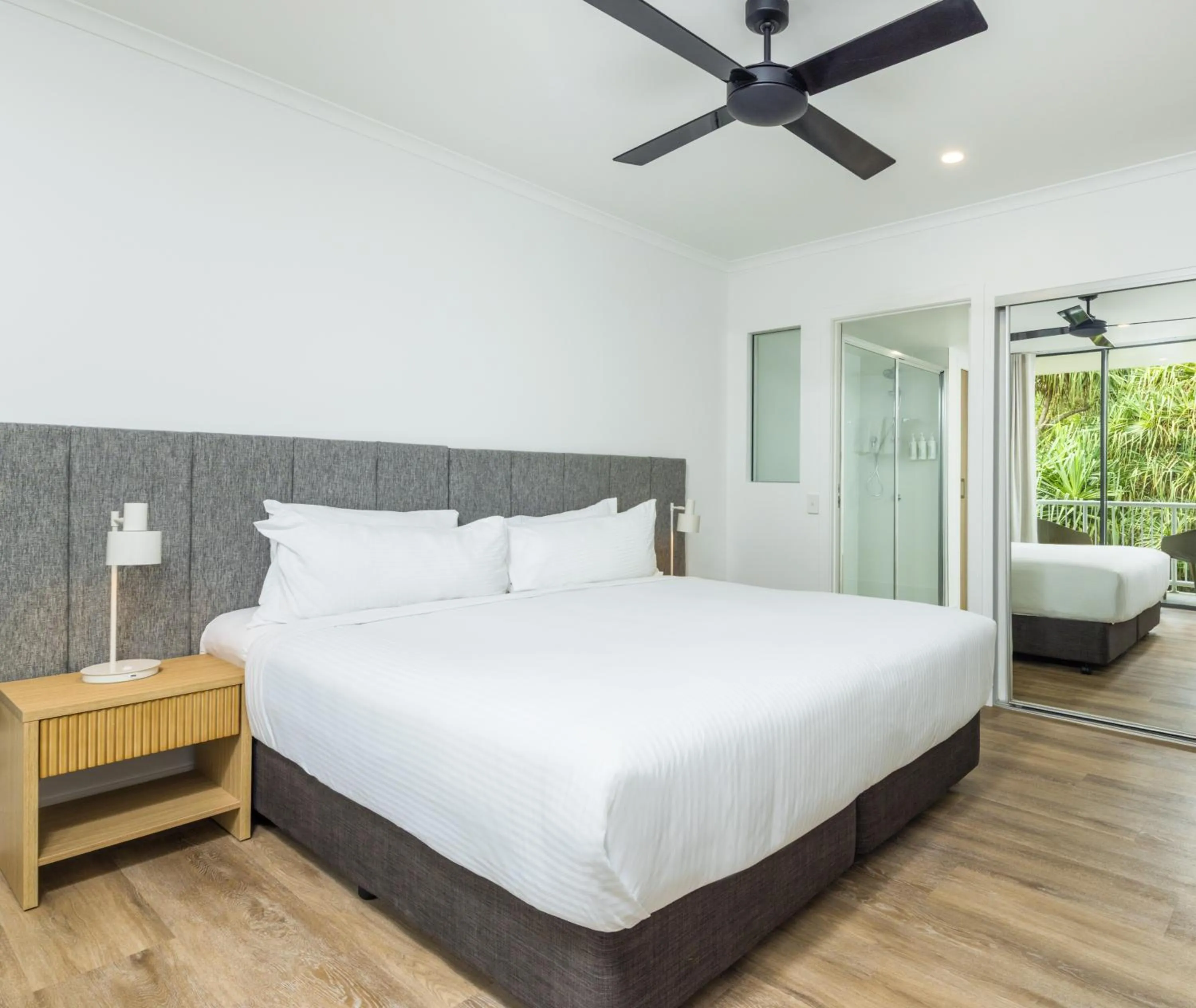 Bedroom, Bed in Oaks Port Douglas Resort