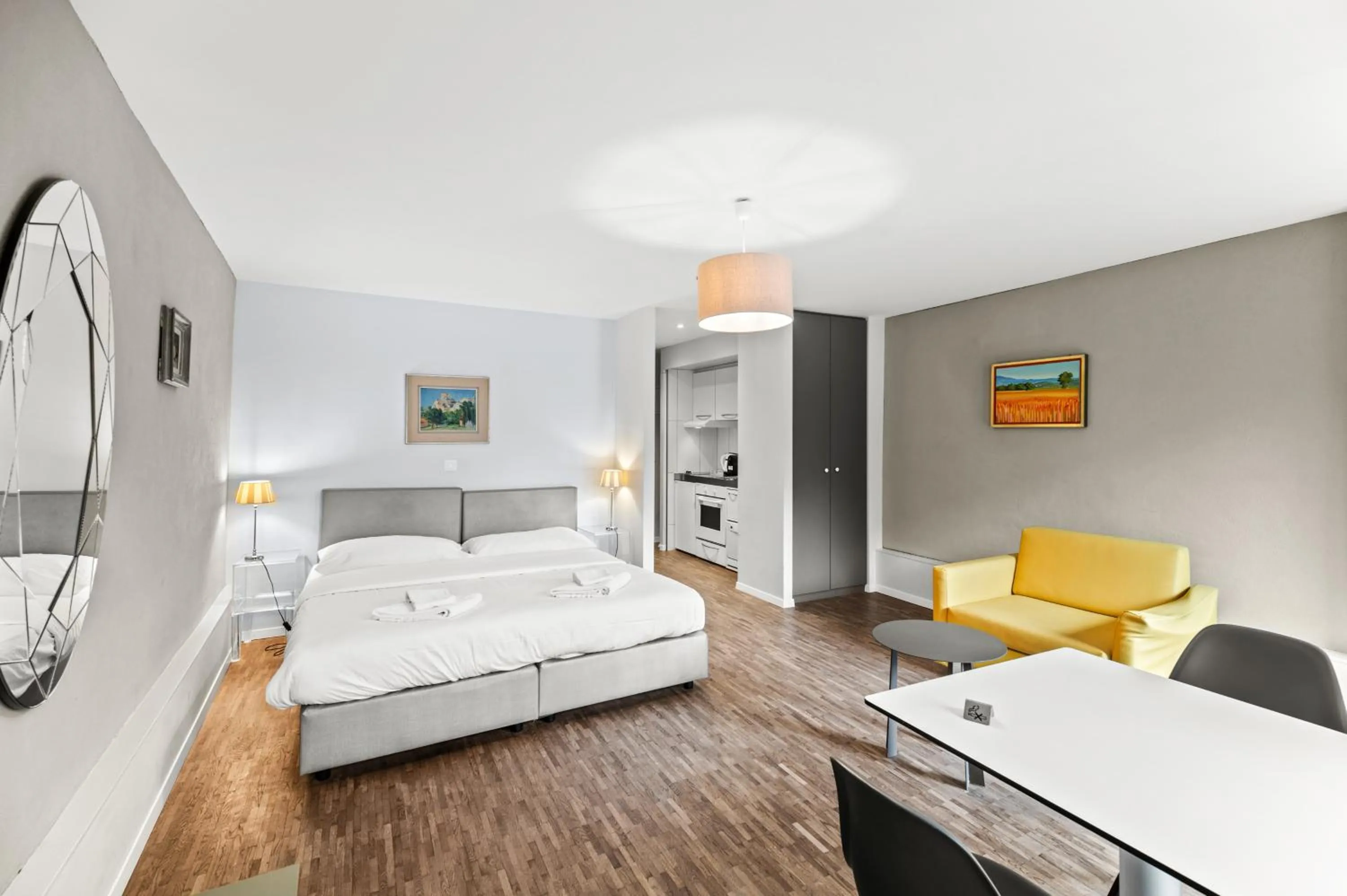 Photo of the whole room, Bed in Hotel Hine Adon Fribourg