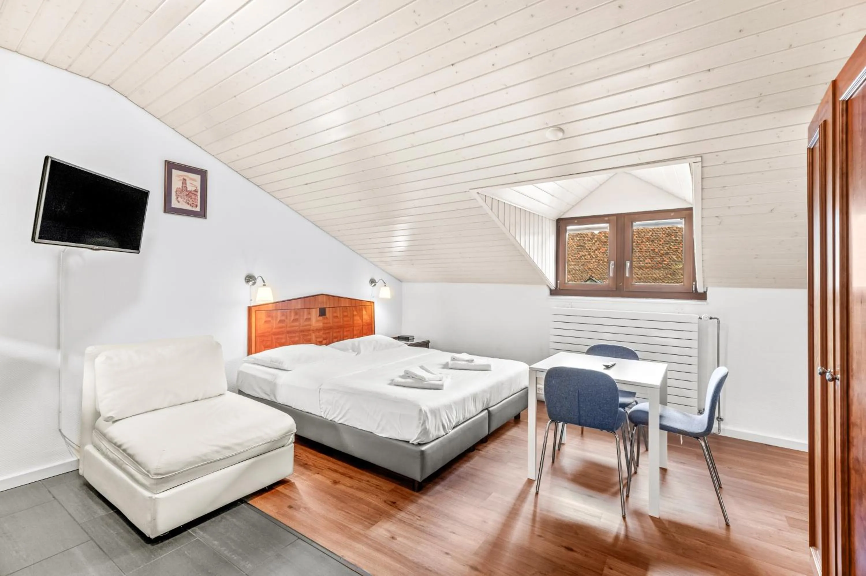 Bed in Hotel Hine Adon Fribourg