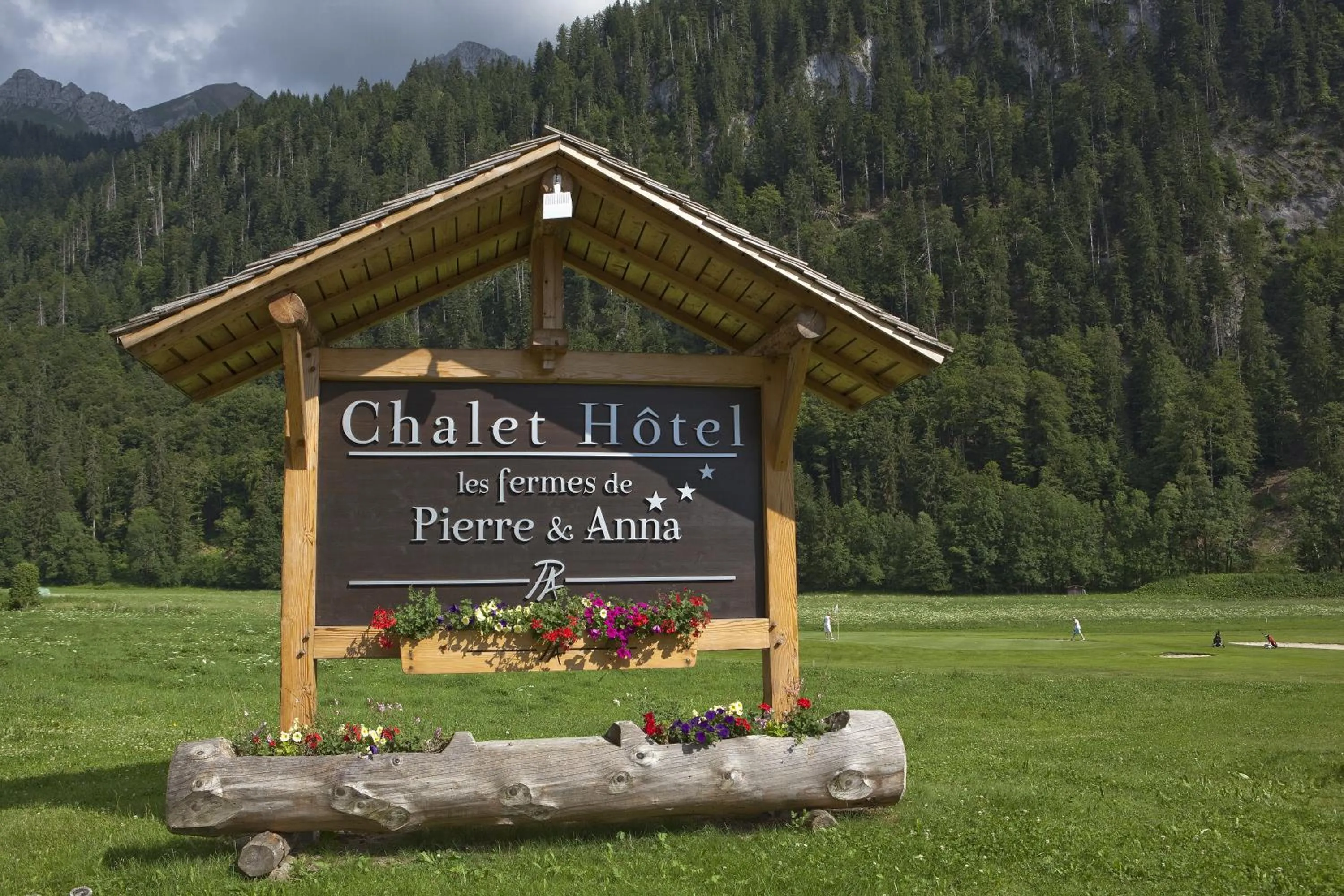 Facade/entrance in Chalet-Hôtel Les Fermes de Pierre & Anna