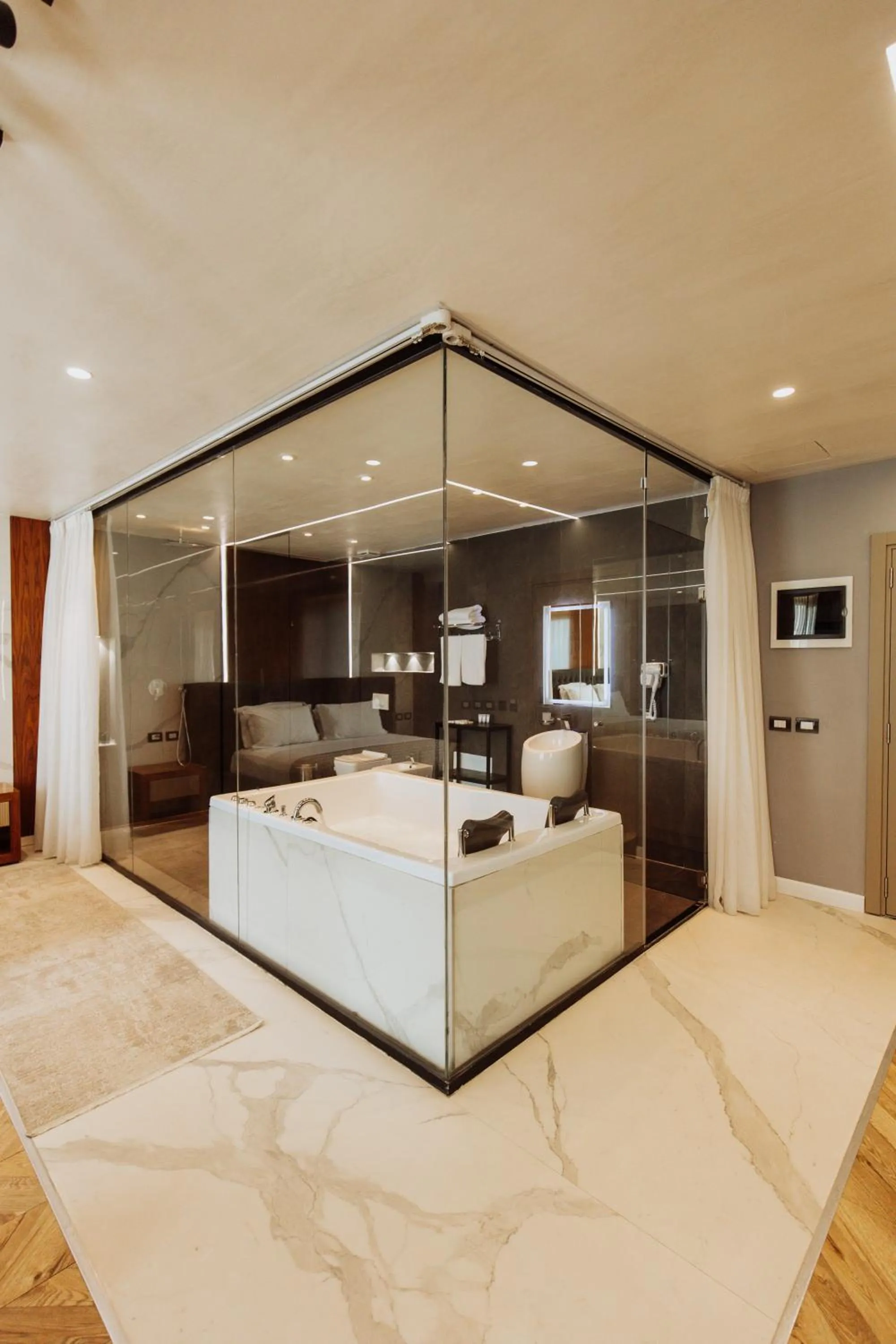 Bathroom in Royal G Hotel & SPA 4 Star