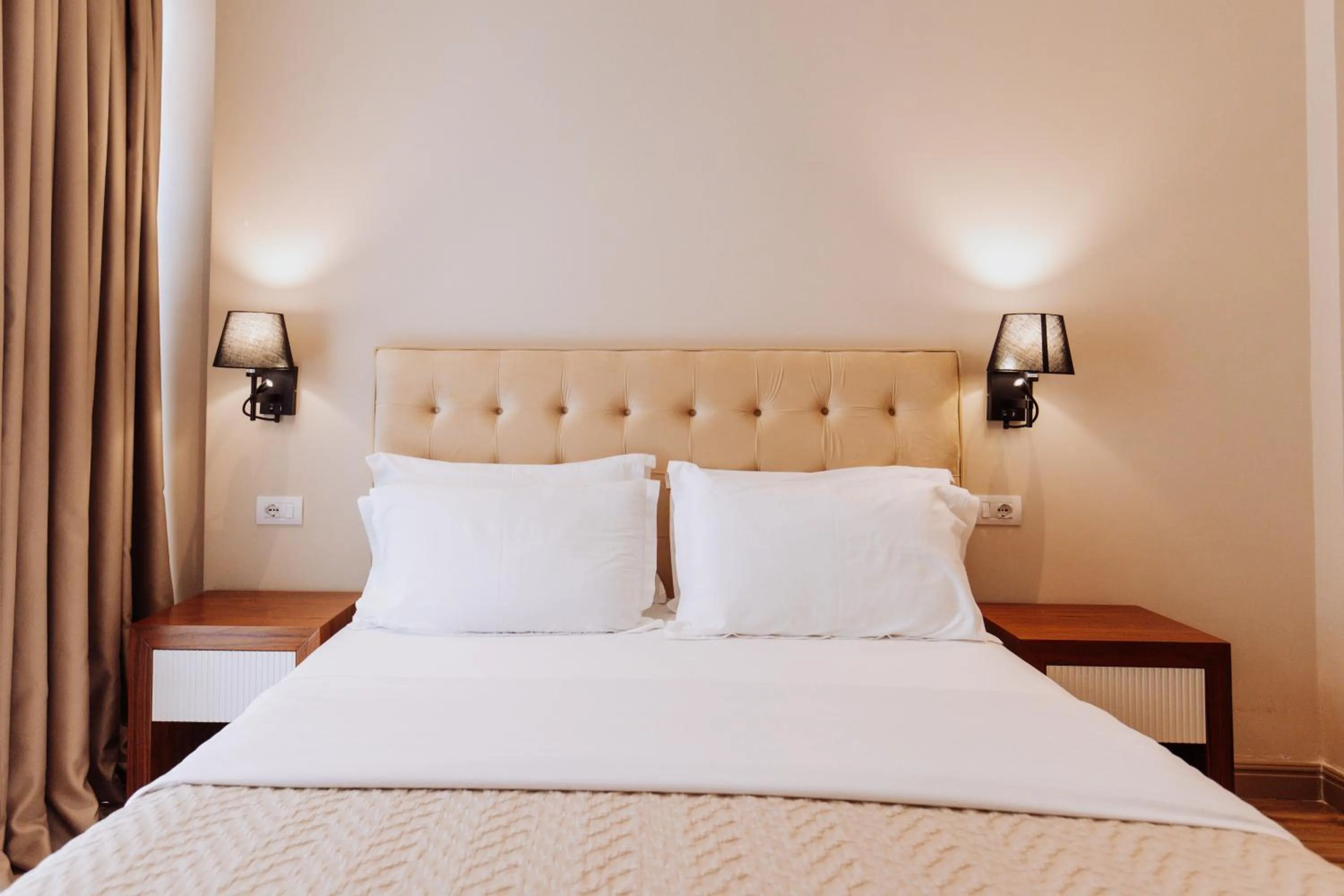 Bed in Royal G Hotel & SPA 4 Star