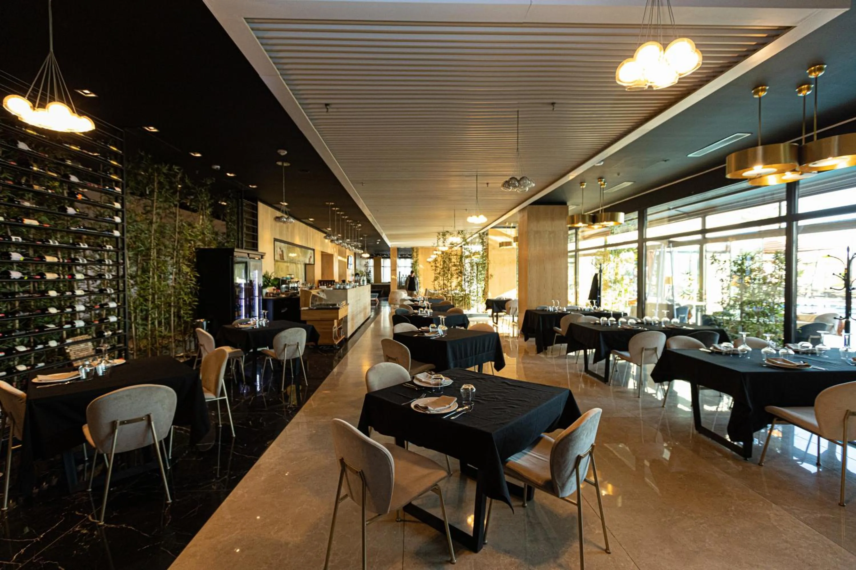 Restaurant/places to eat in Royal G Hotel & SPA 4 Star