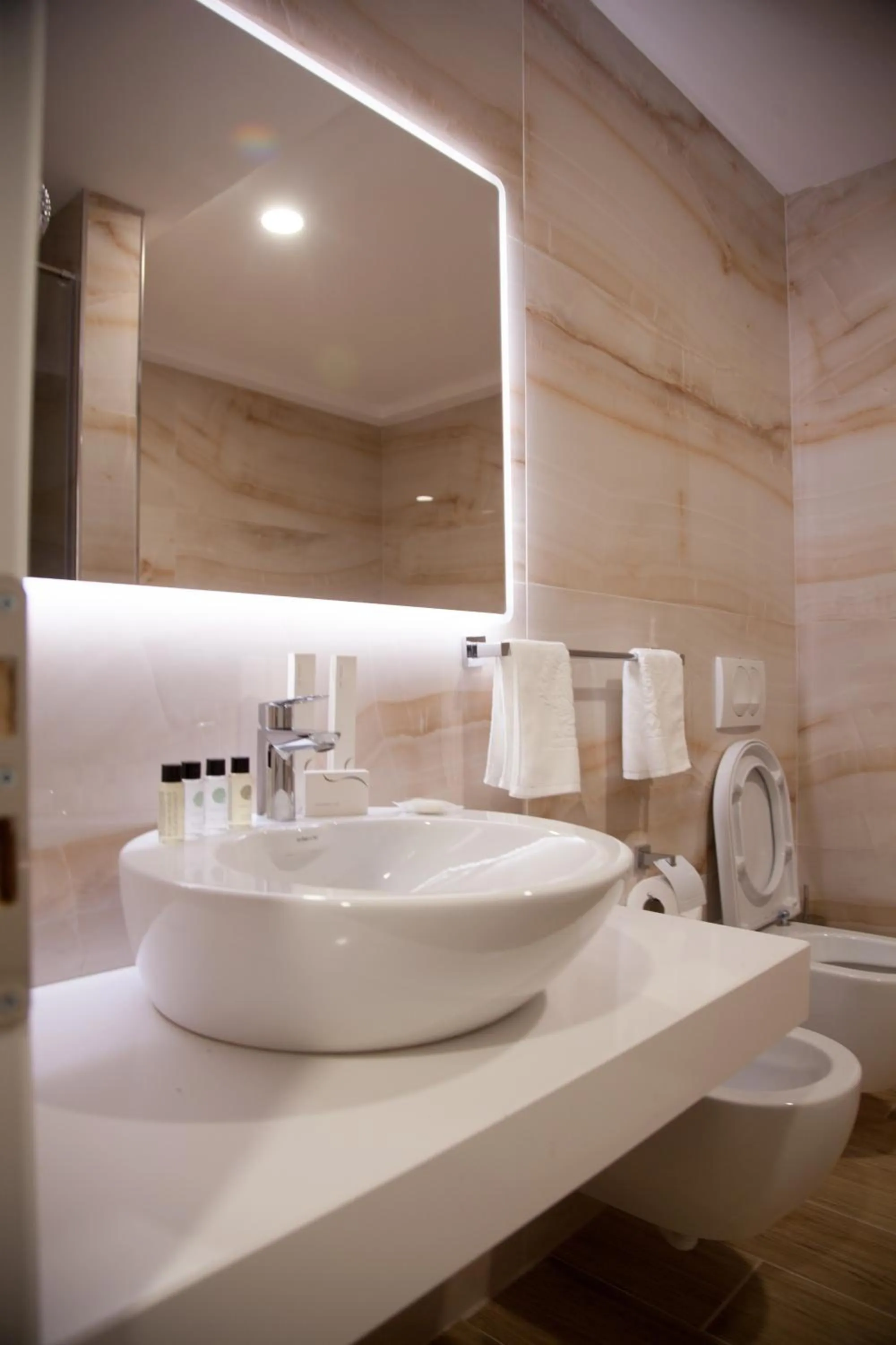 Toilet in Royal G Hotel & SPA 4 Star