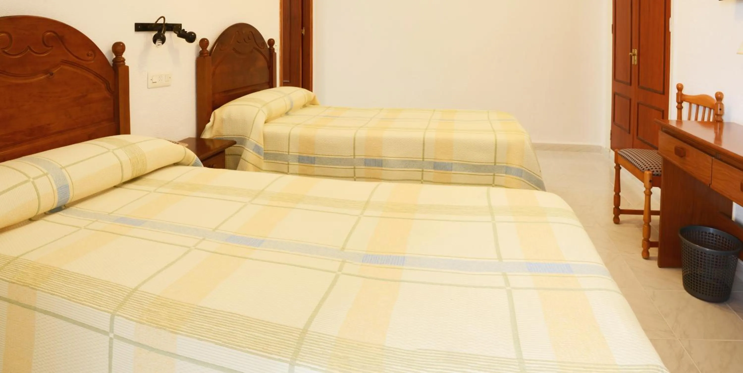 Photo of the whole room, Bed in Hotel El Coloso