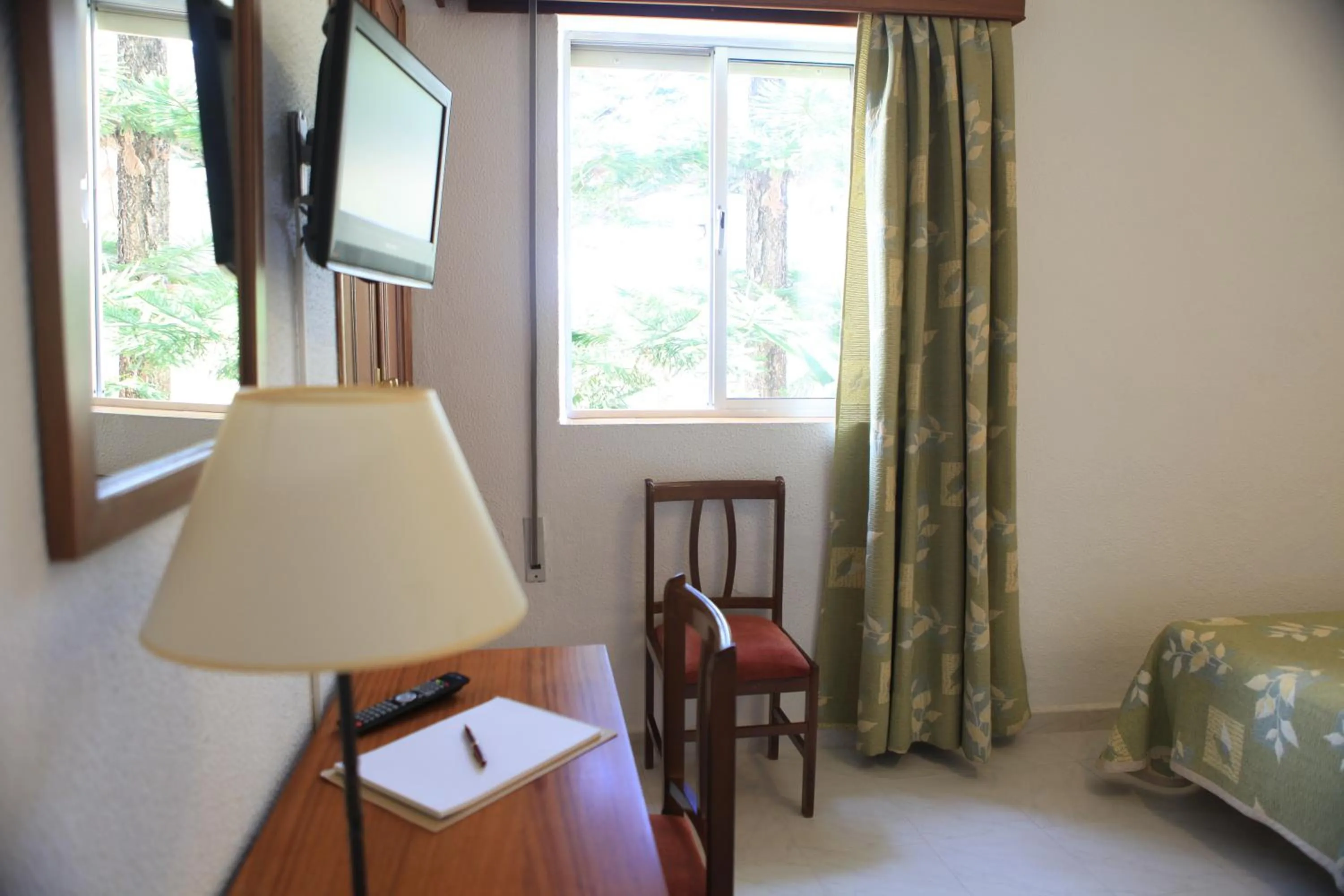 Day, Bed in Hotel El Coloso