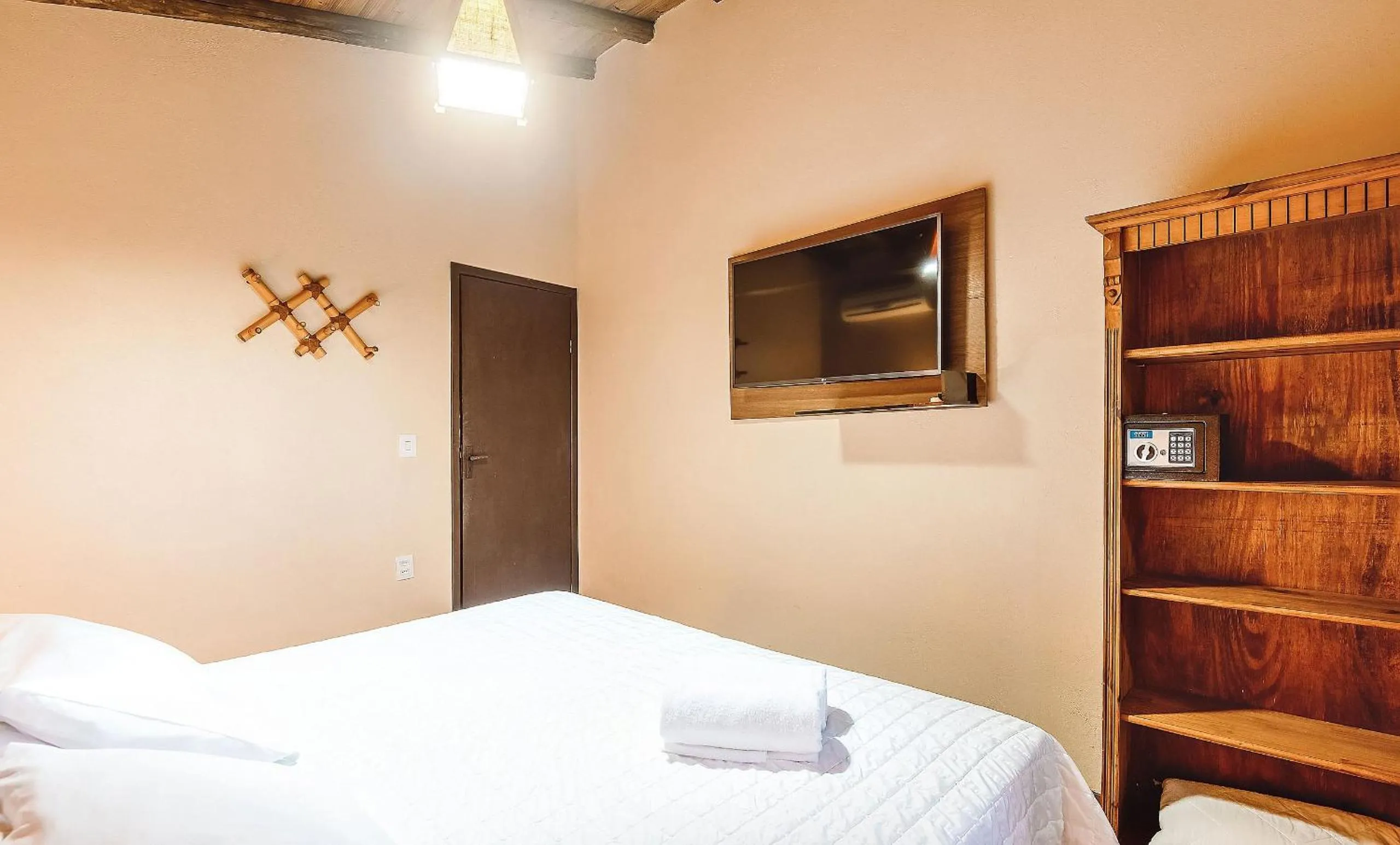 Bedroom, Bed in Pousada Bangalôs do Rosa