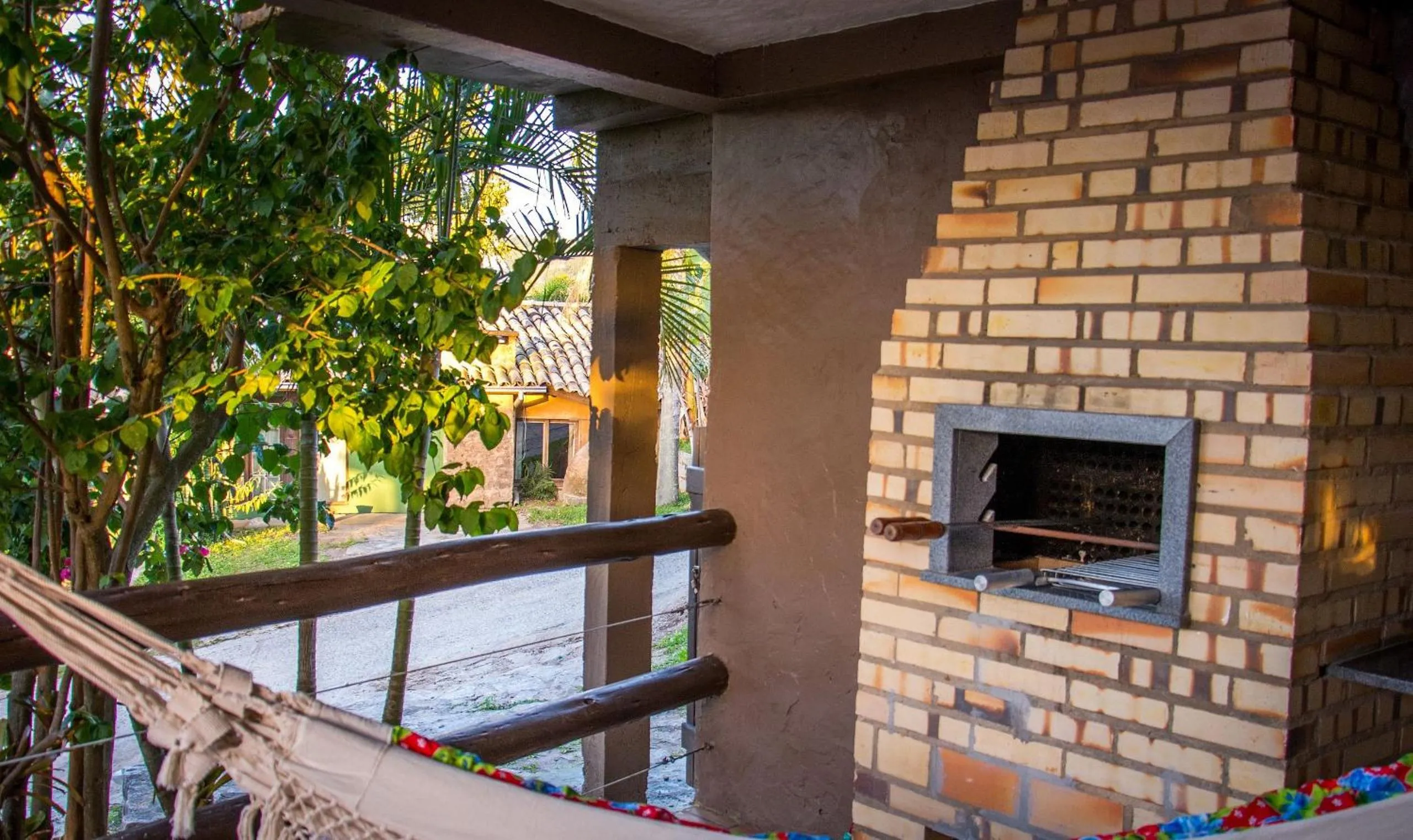 BBQ facilities in Pousada Bangalôs do Rosa