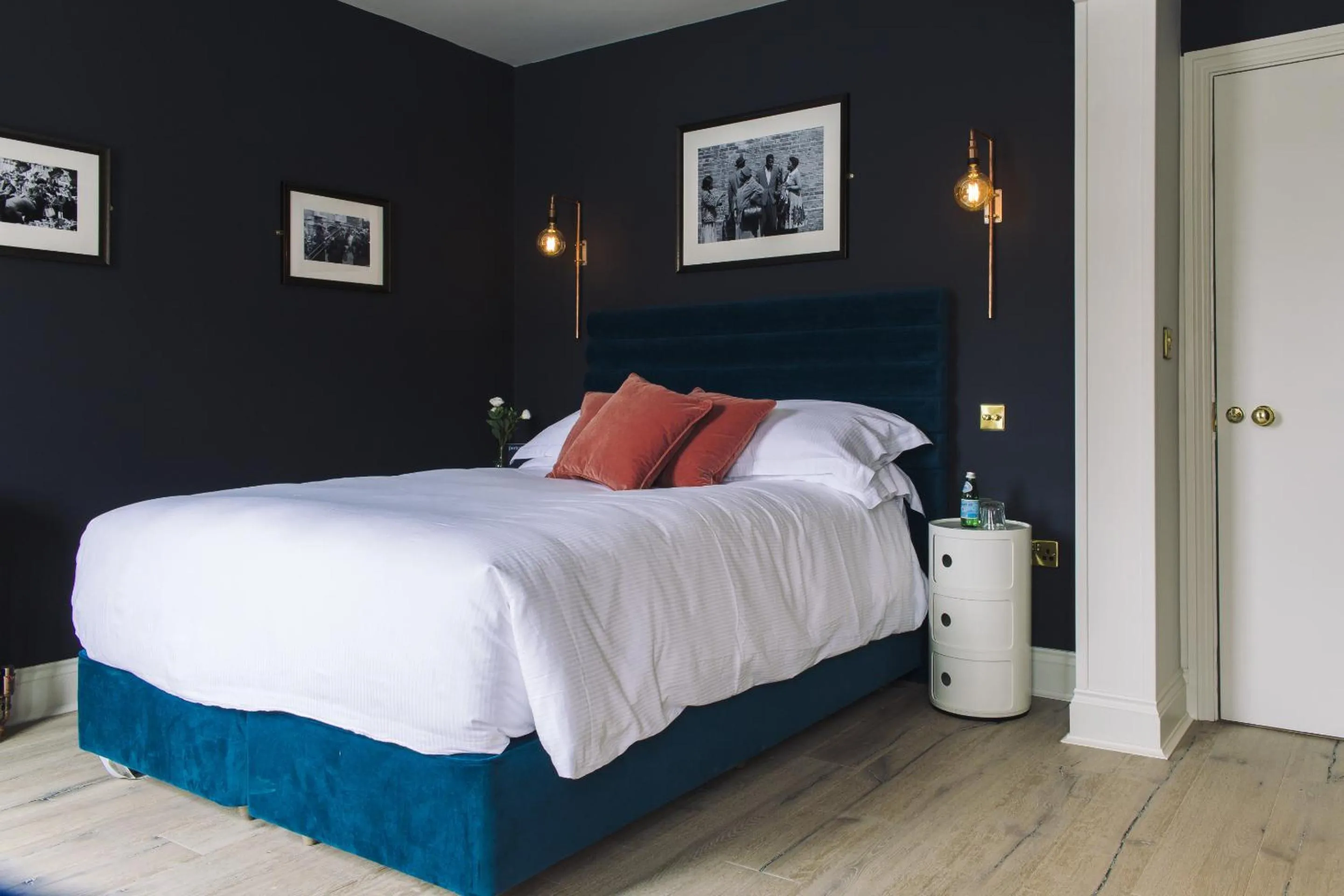 Bedroom, Bed in The Porterhouse grill & rooms