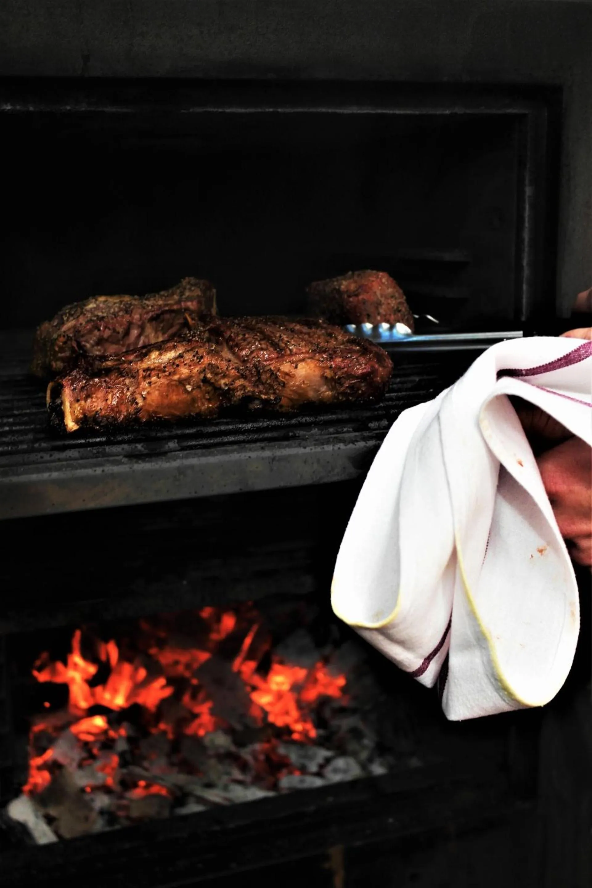 Kitchen or kitchenette in The Porterhouse grill & rooms