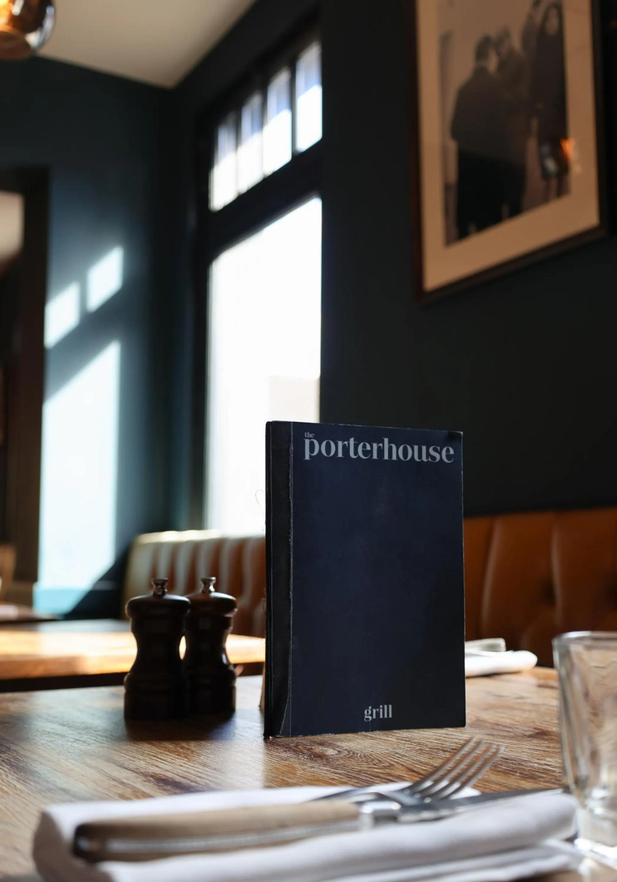 Food and drinks in The Porterhouse grill & rooms