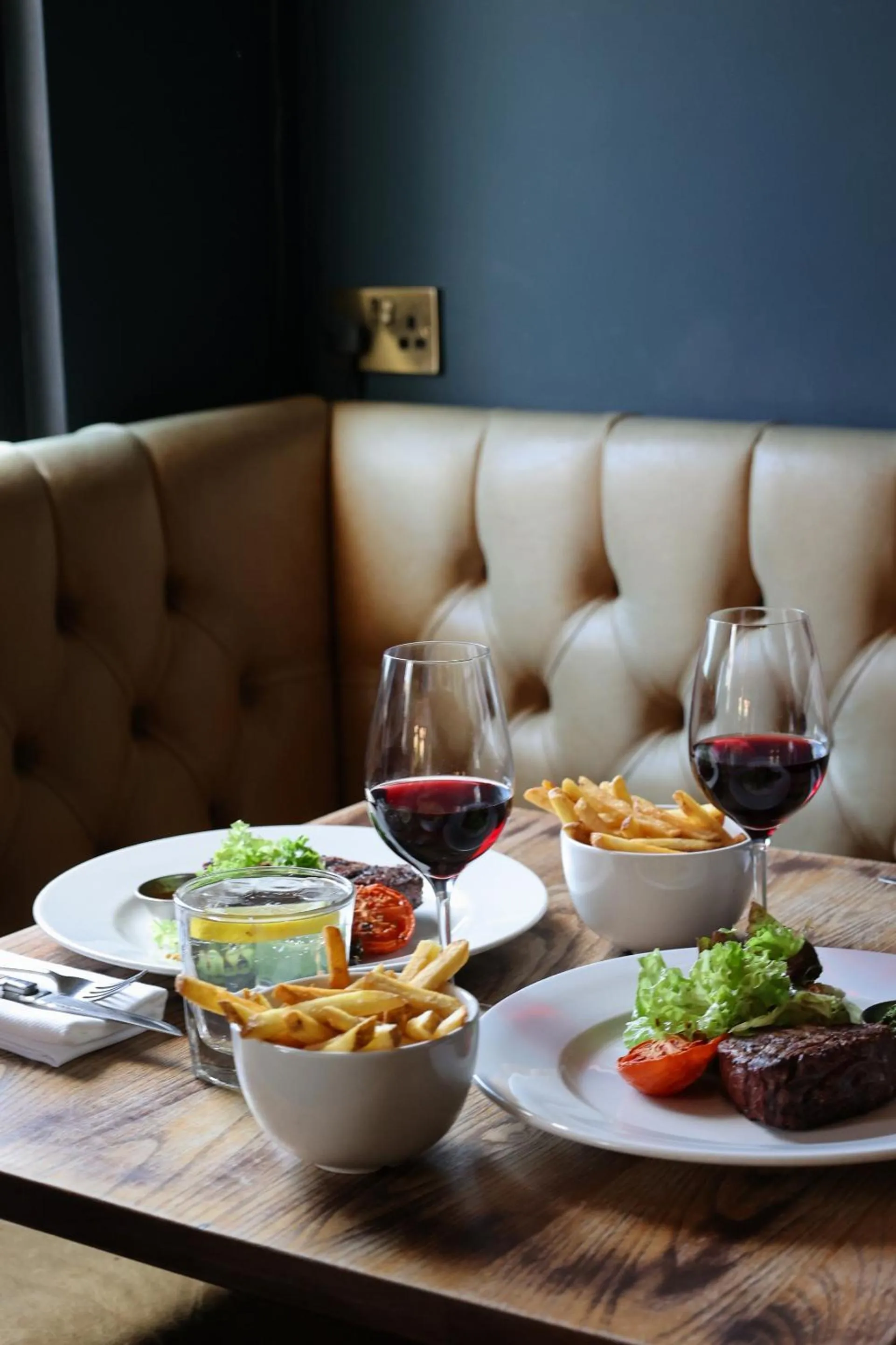 Food and drinks in The Porterhouse grill & rooms