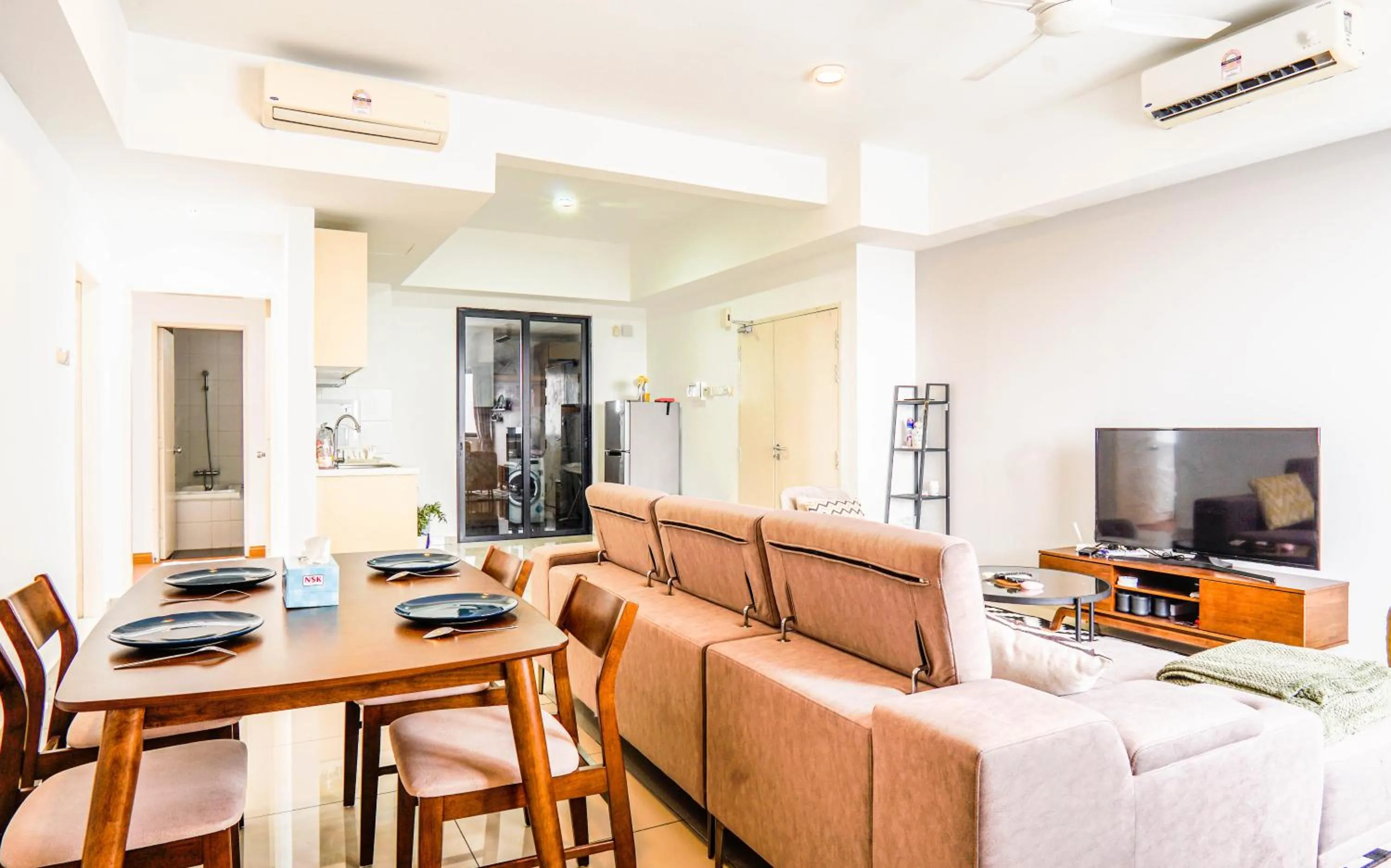 Kitchen or kitchenette in Encorp Strand Residences by Airhost