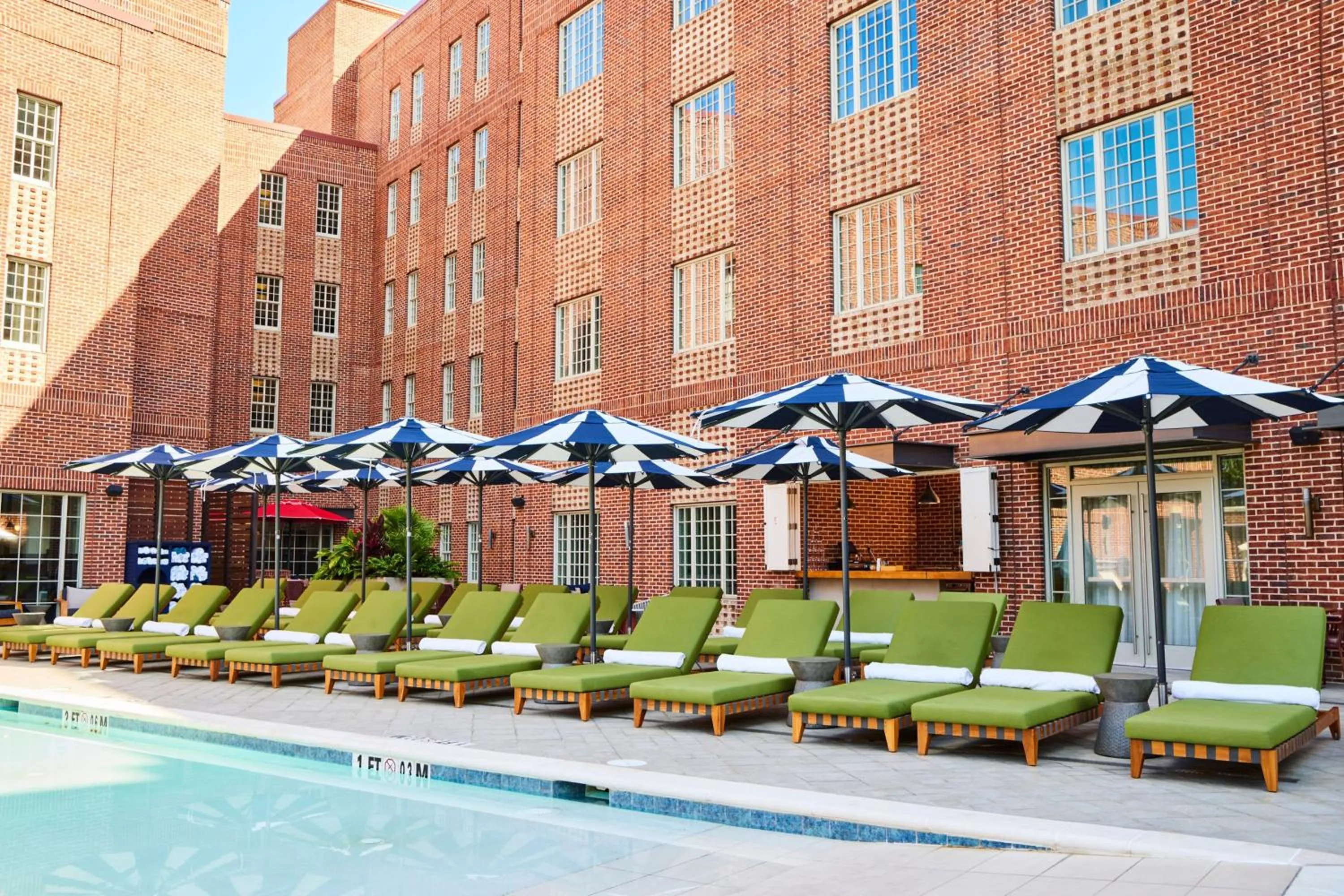 Swimming pool in The Alida, Savannah, a Tribute Portfolio Hotel