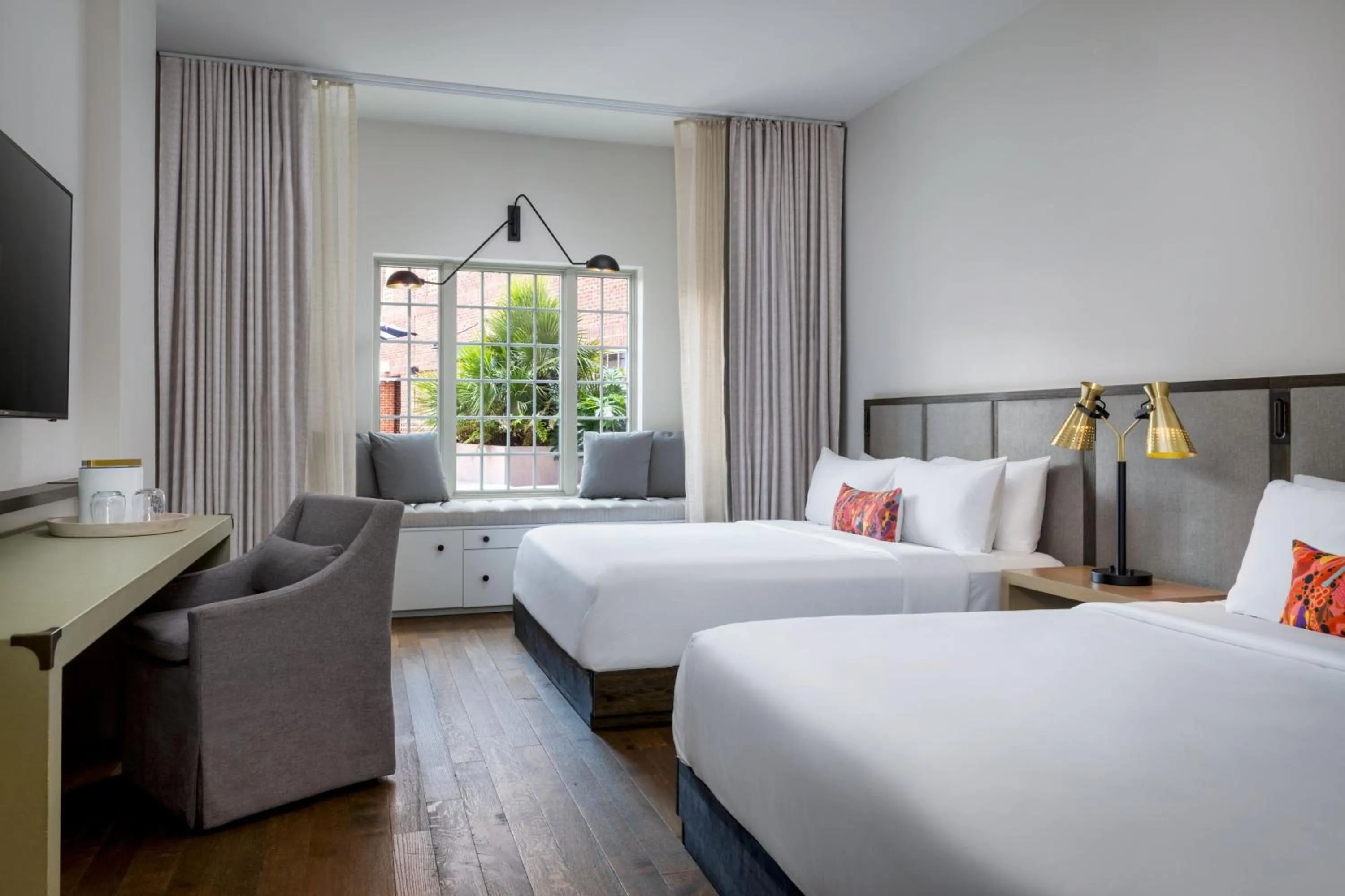 Swimming pool, Bed in The Alida, Savannah, a Tribute Portfolio Hotel