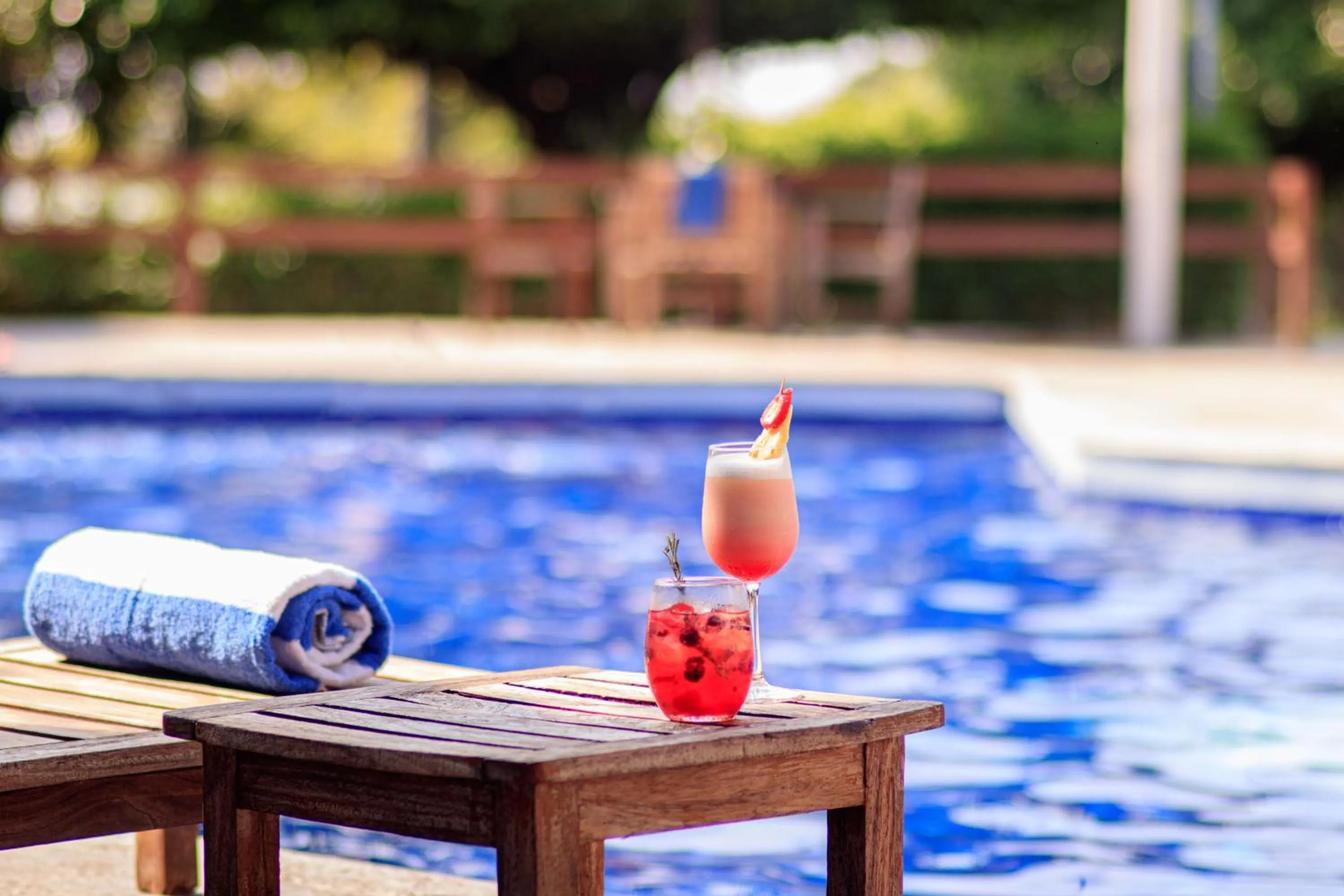 Swimming pool in Hotel Loma Real