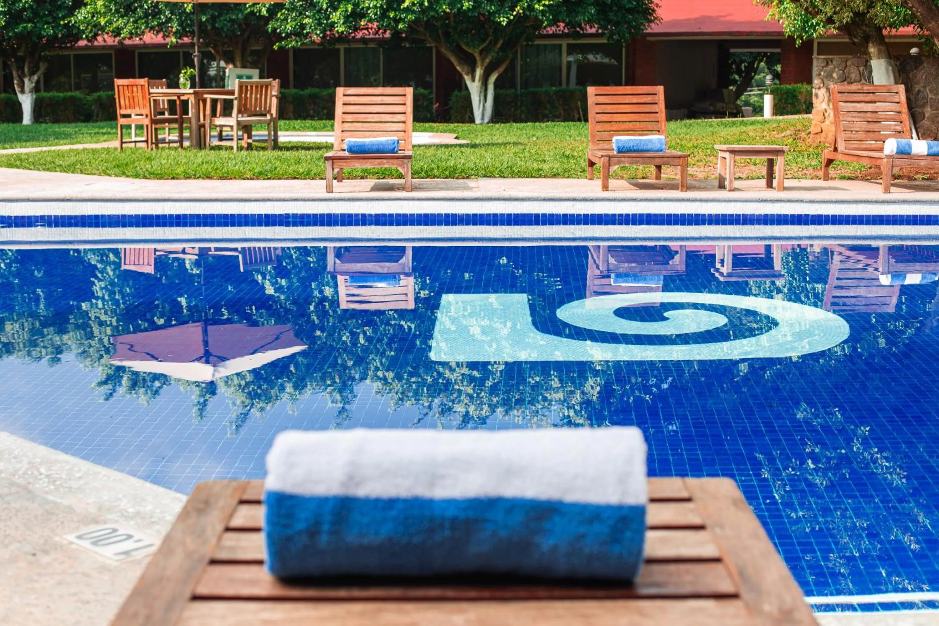 Swimming pool in Hotel Loma Real