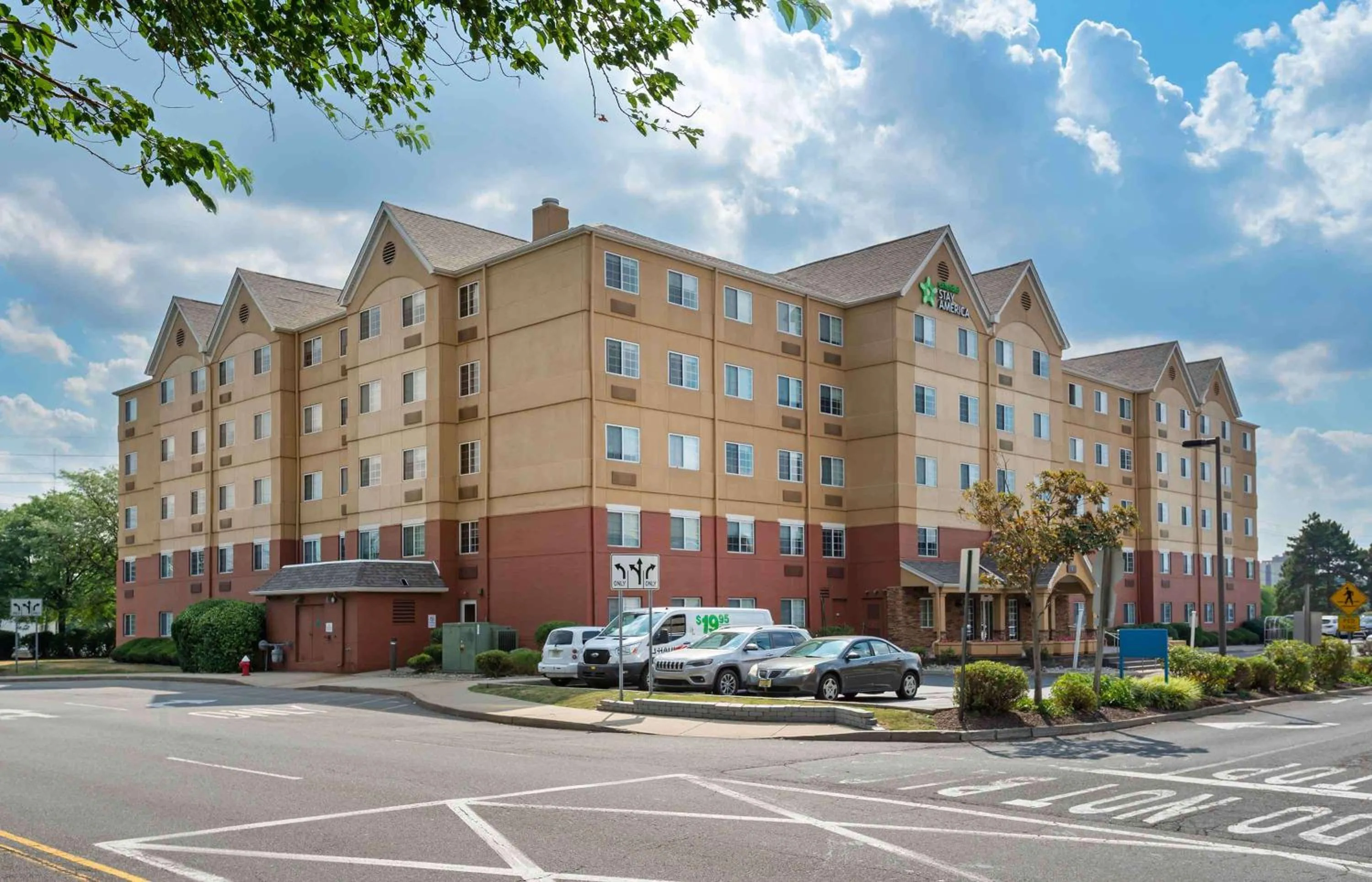 Property building in Extended Stay America Suites - Secaucus - New York City Area
