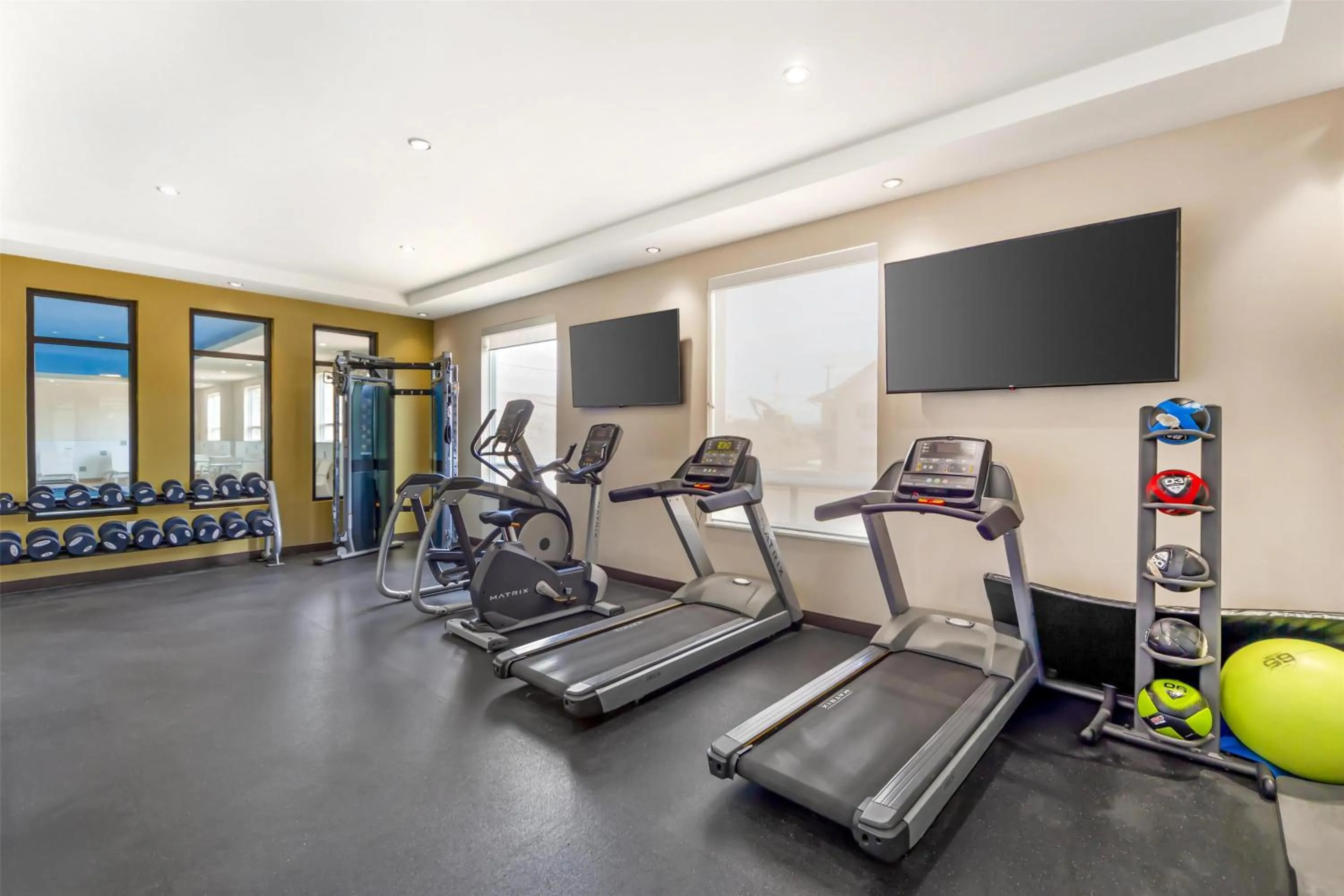 Fitness centre/facilities in Best Western Plus Hinton Inn & Suites