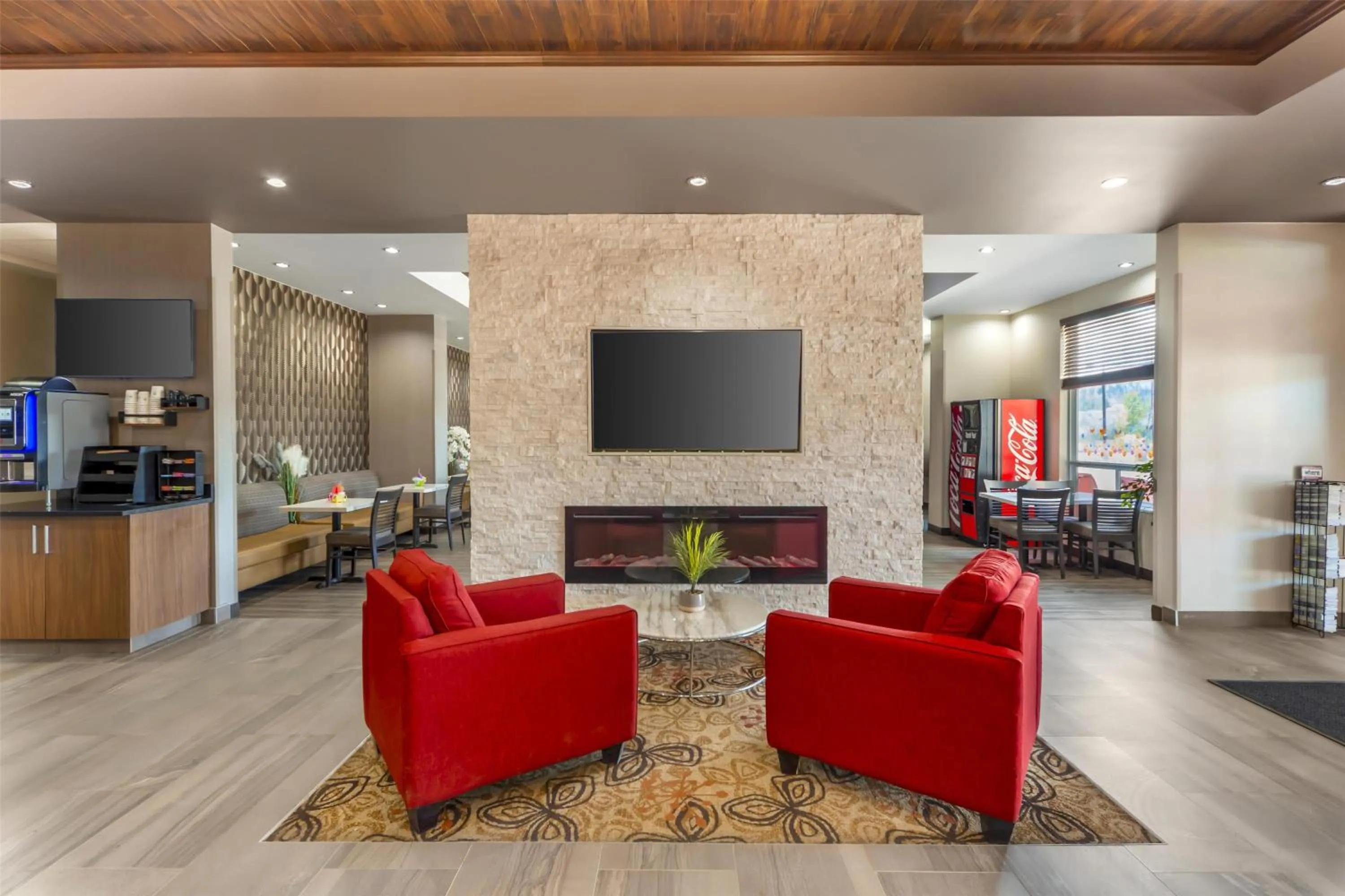 Lobby or reception in Best Western Plus Hinton Inn & Suites