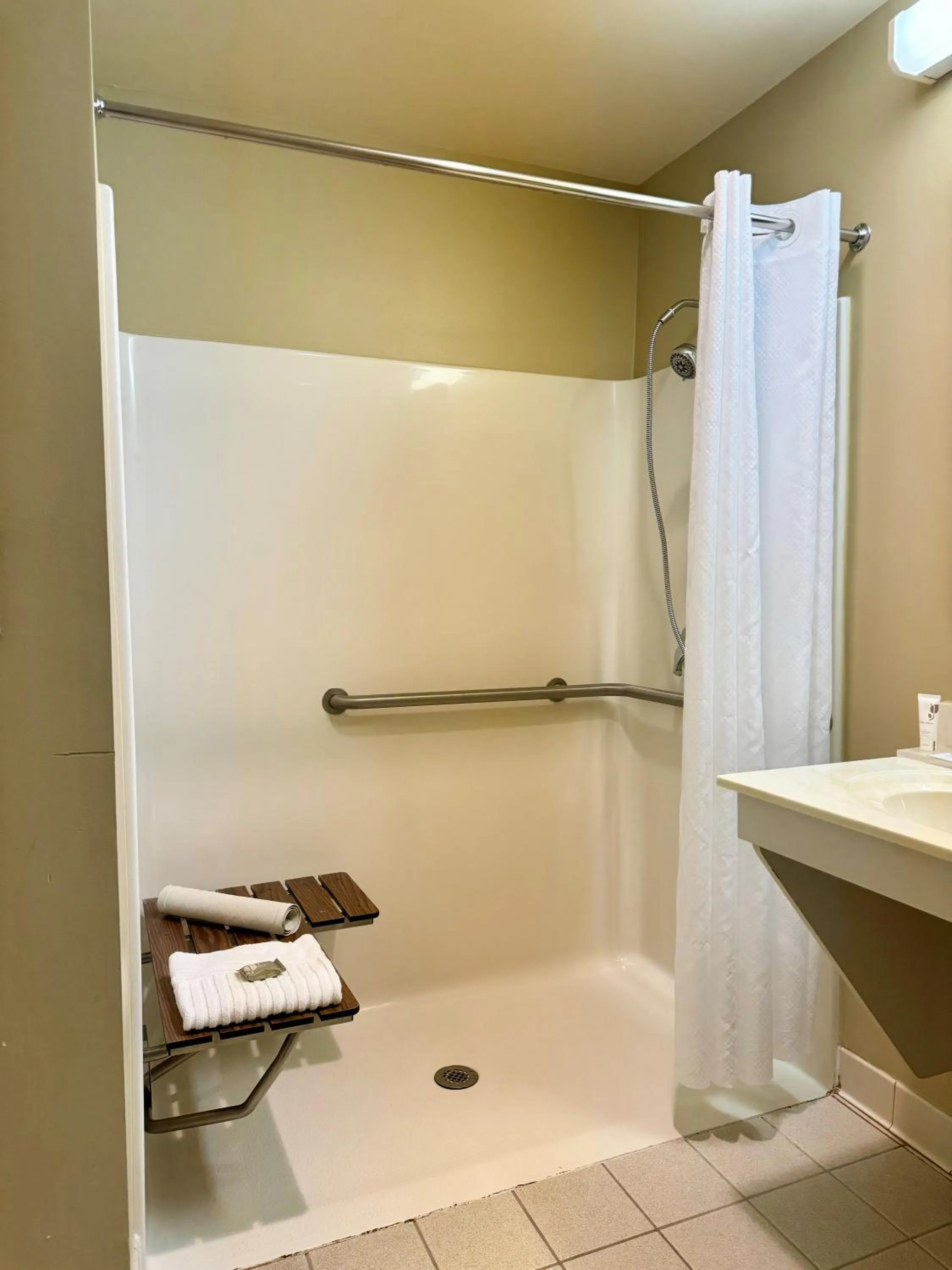 Shower in Country Inn & Suites by Radisson, Rochester South, MN