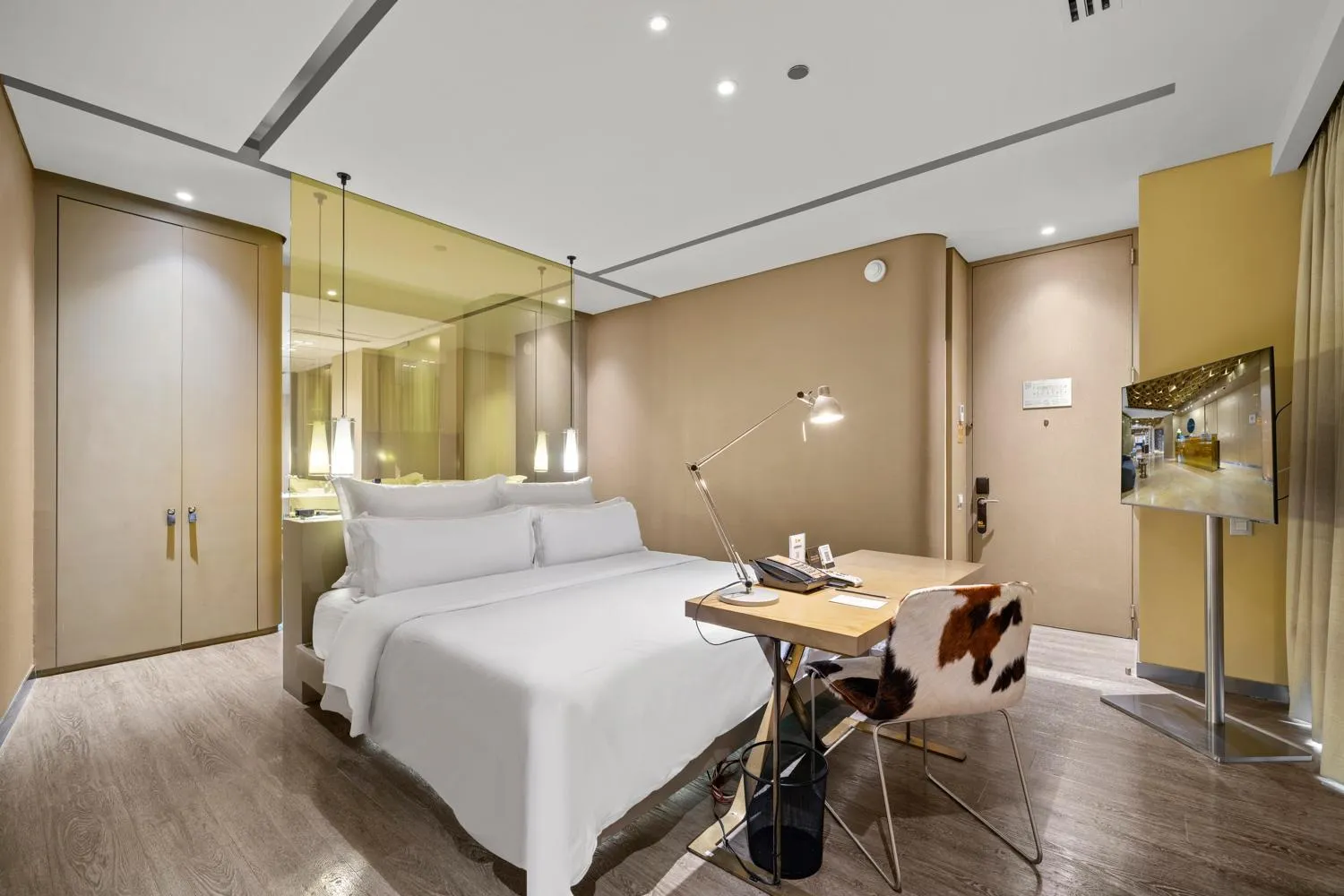 Photo of the whole room, Bed in BOG Hotel