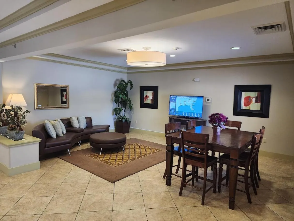 Candlewood Suites Springfield by IHG
