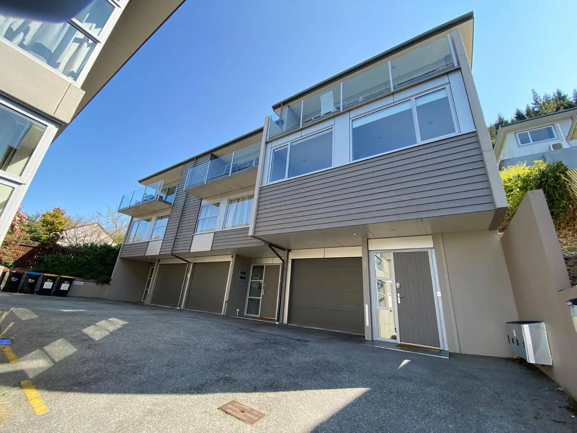 LakeRidge Queenstown Front Row