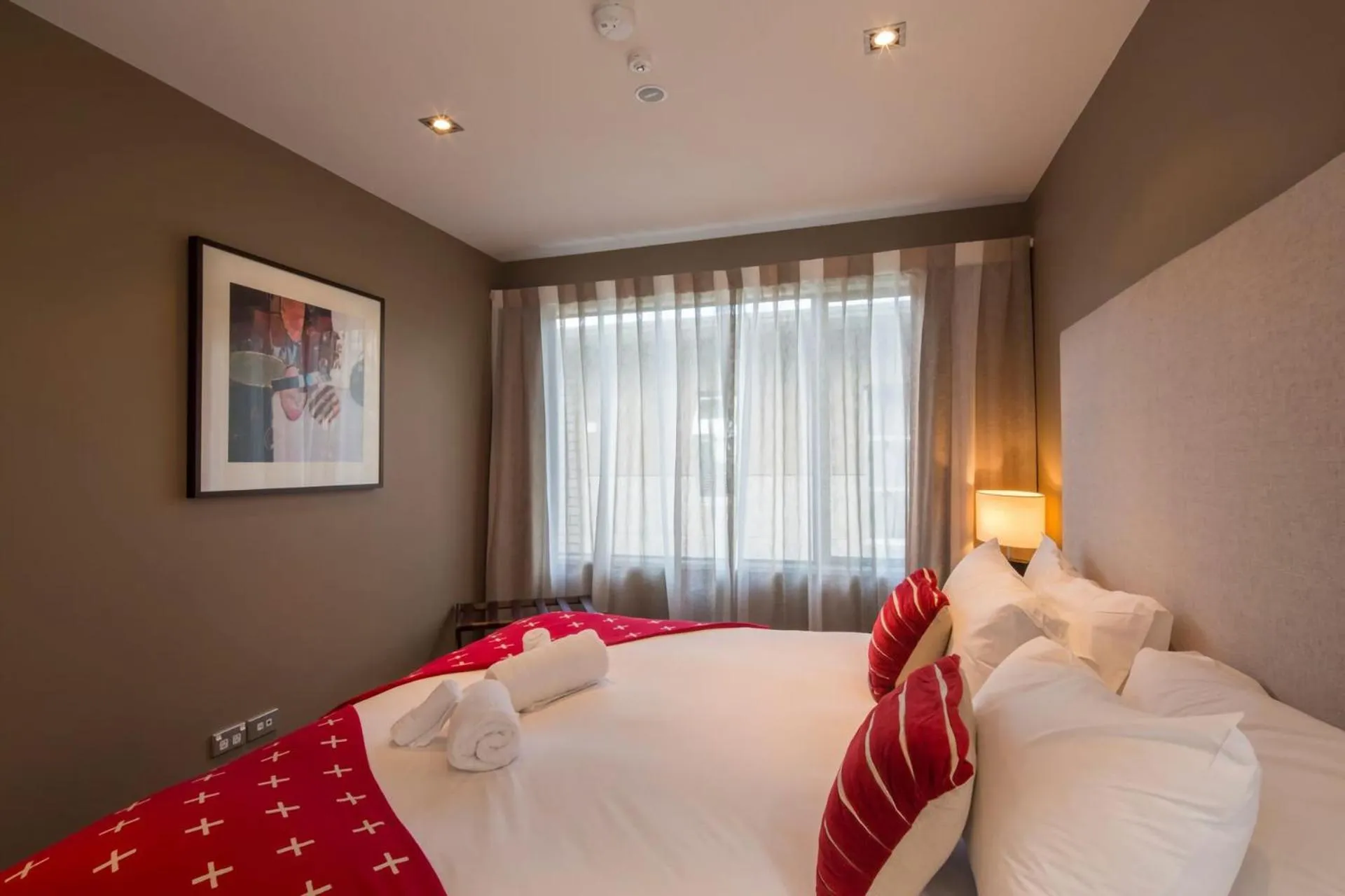 Bed in LakeRidge Queenstown Front Row