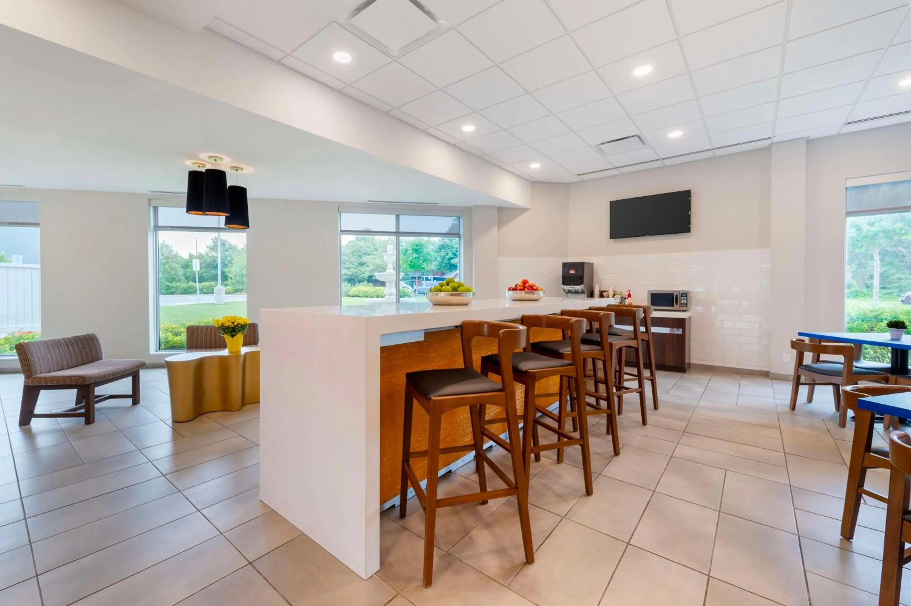 Breakfast in GLō Best Western Kanata Ottawa West