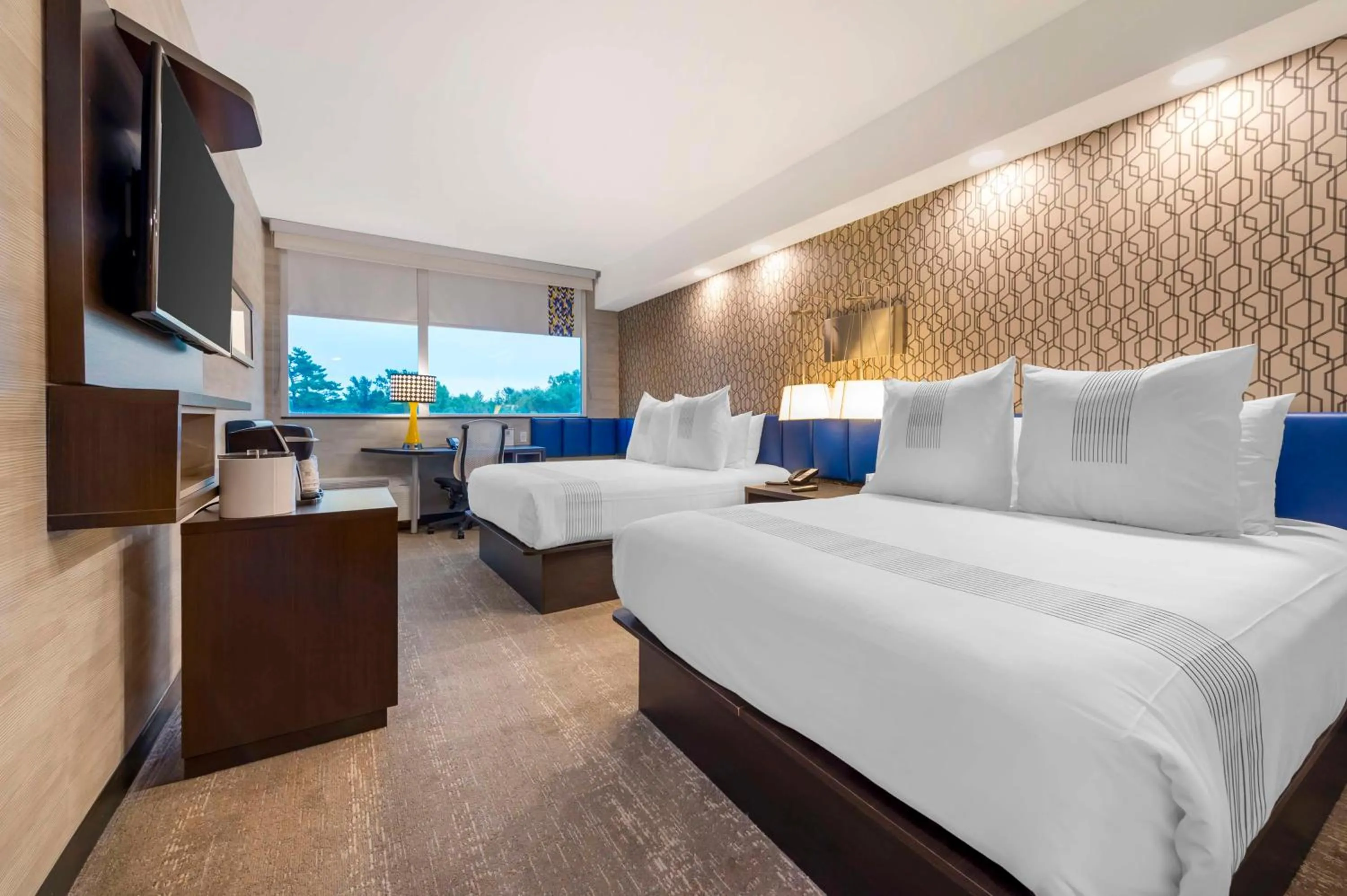 Bedroom, Bed in GLō Best Western Kanata Ottawa West