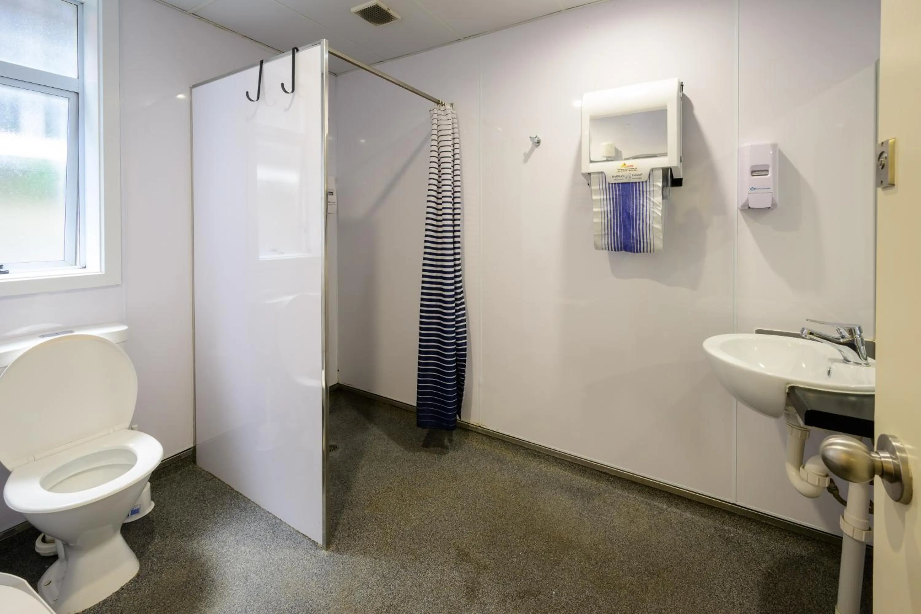 Shower in Trek Global Backpackers