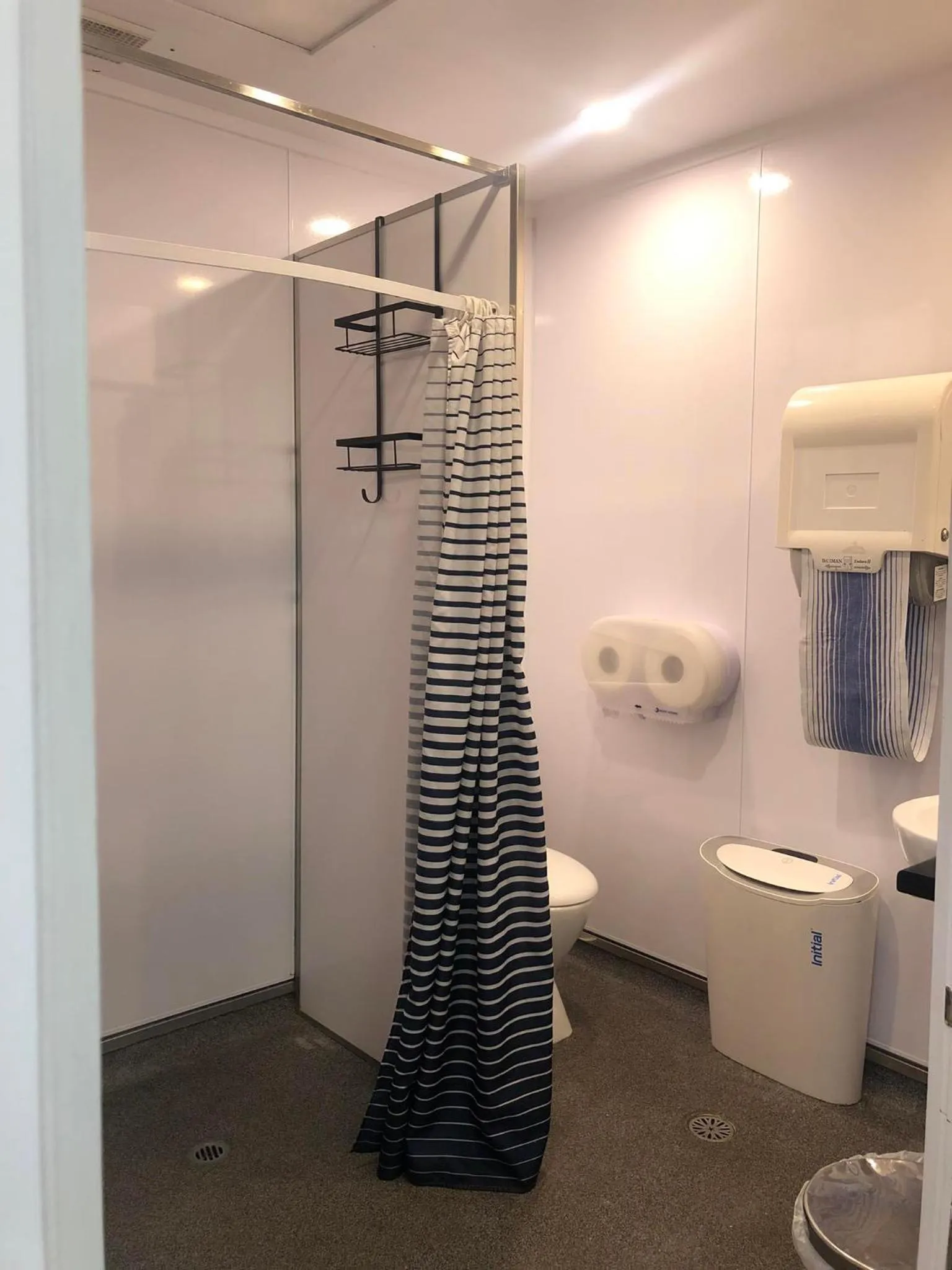 Bathroom in Trek Global Backpackers