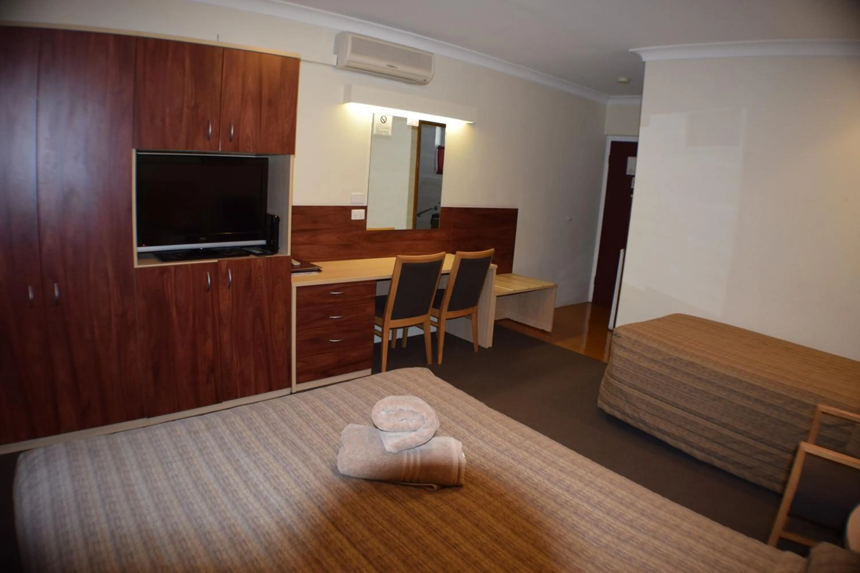 Photo of the whole room, Bed in Acacia Motor Inn