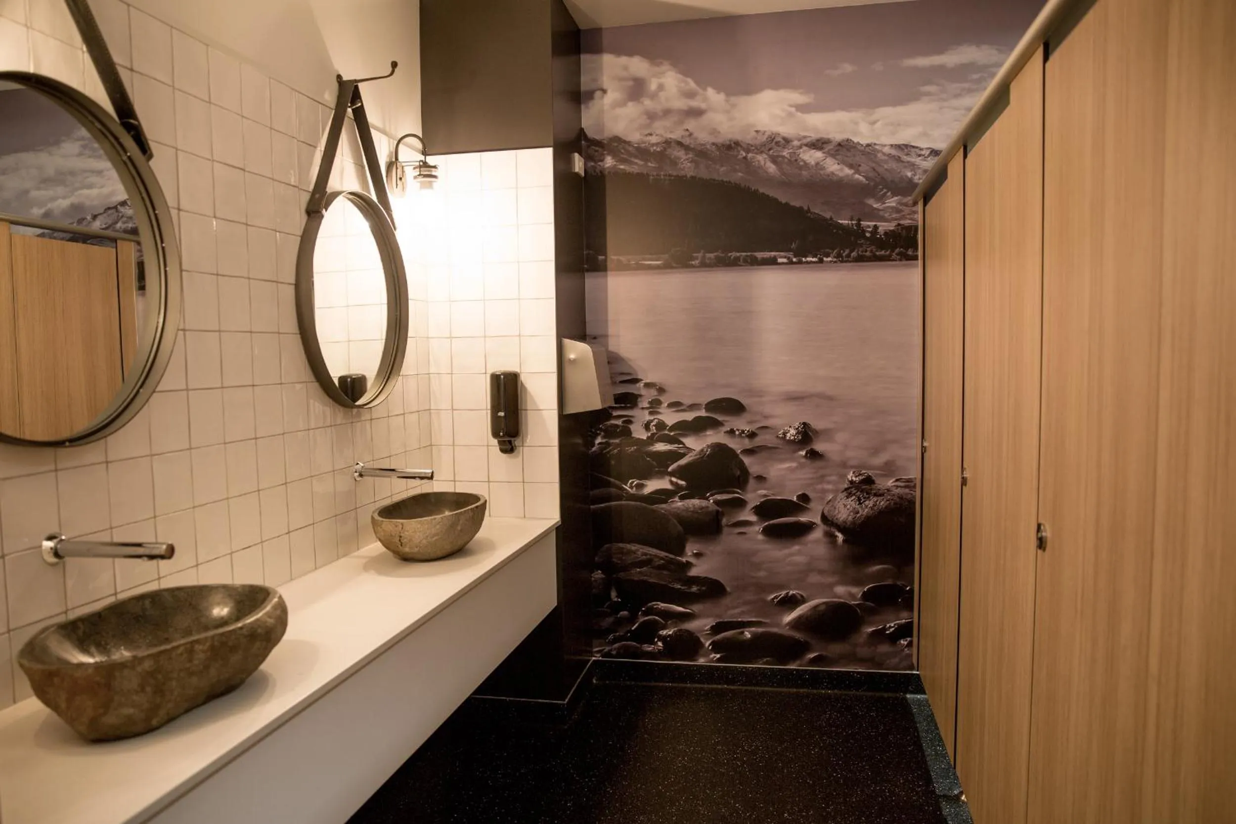 Restaurant/places to eat in The Harvest Hotel