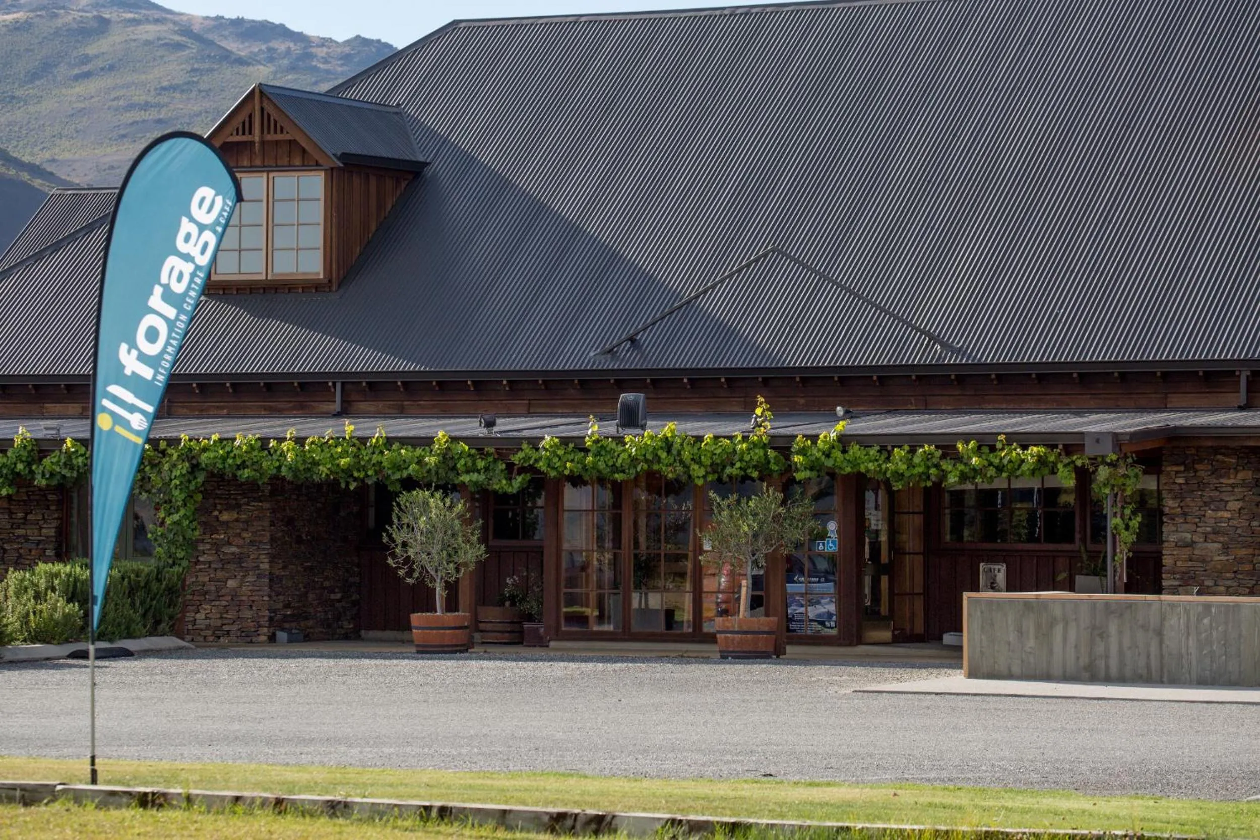 Restaurant/places to eat in The Harvest Hotel