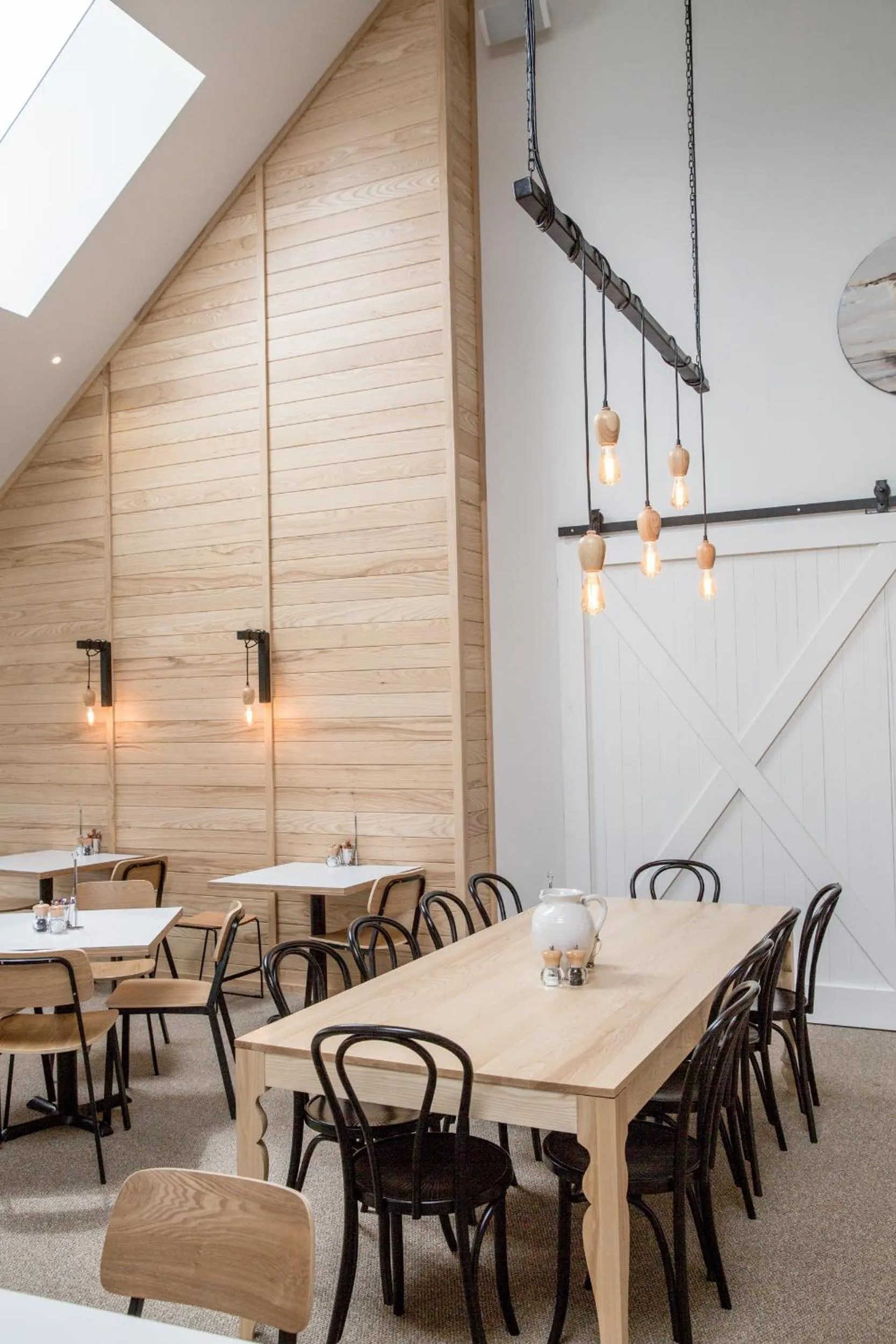 Restaurant/places to eat in The Harvest Hotel