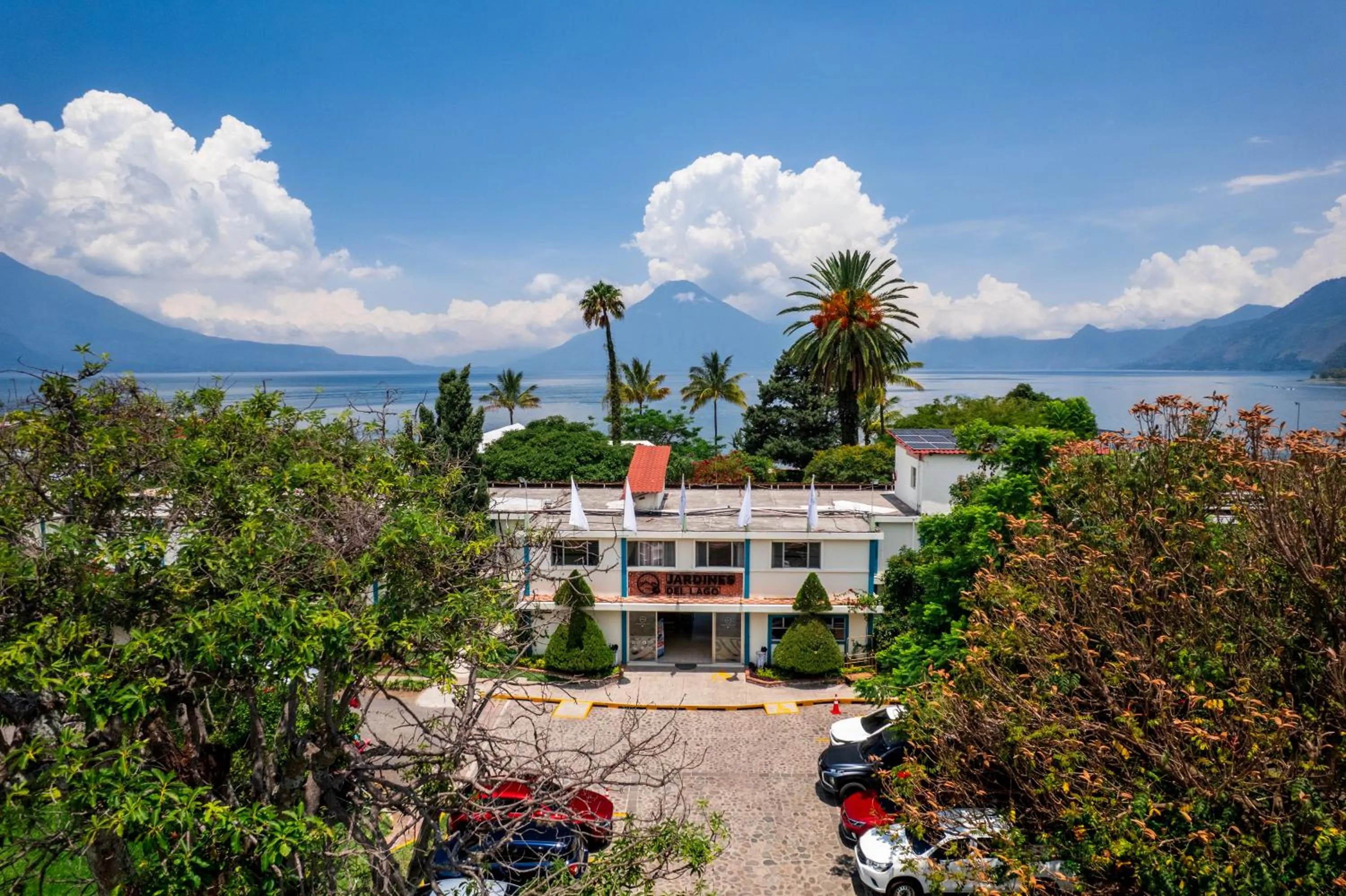 Hotel y Centro de Convenciones Jardines del Lago